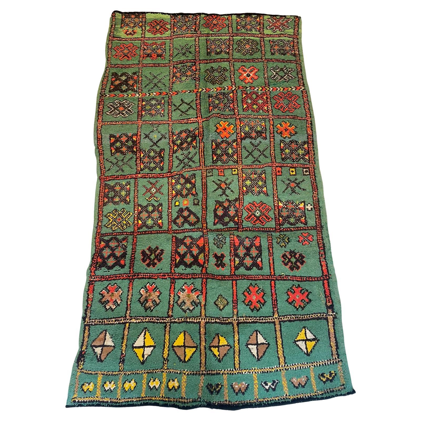 Vintage Moroccan Boucherouite Rug – Hand-Knotted Tribal Wool Early 20th Century For Sale