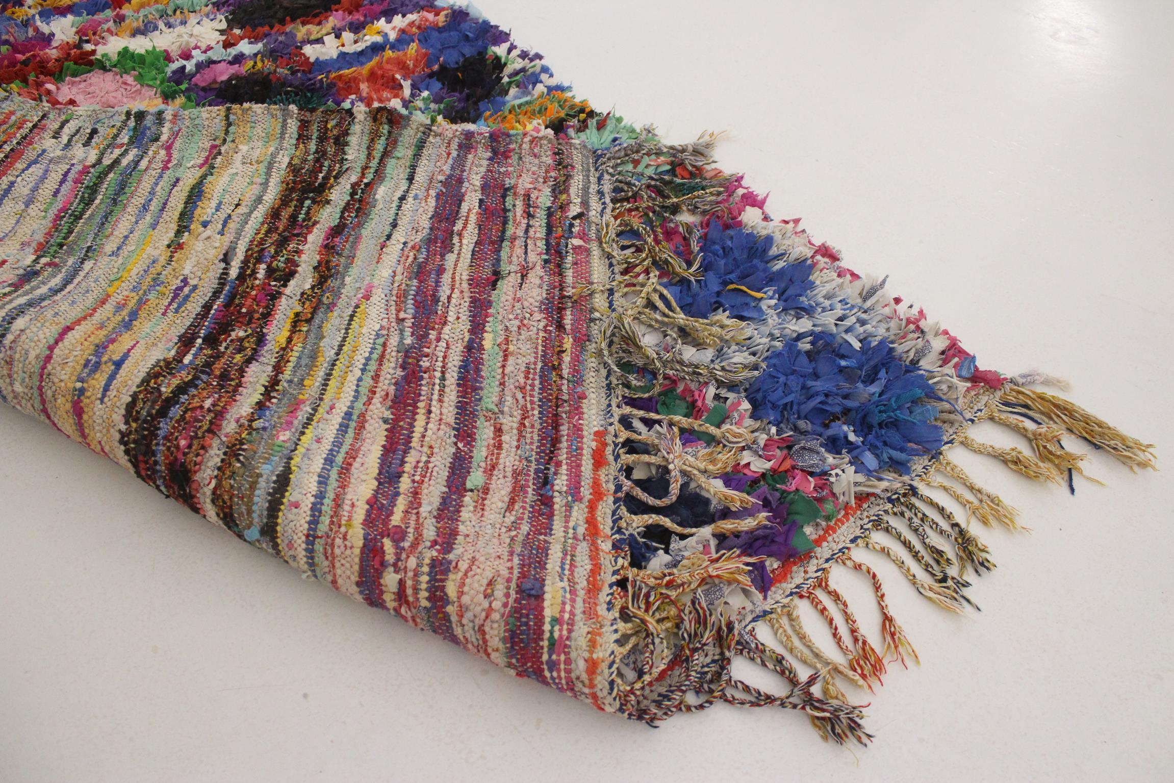 Vintage Moroccan Boucherouite rug - Multicolor - 4x7feet / 123x213cm For Sale 4