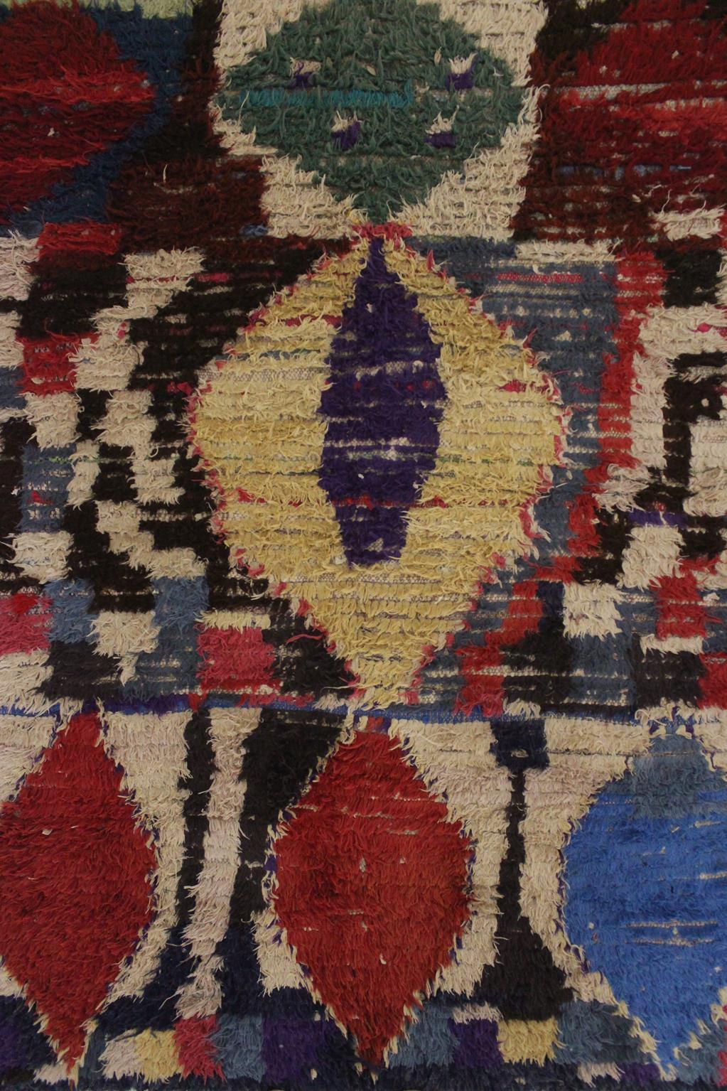Vintage Moroccan Boucherouite rug - Multicolor - 5x5.7feet / 154x175cm For Sale 2
