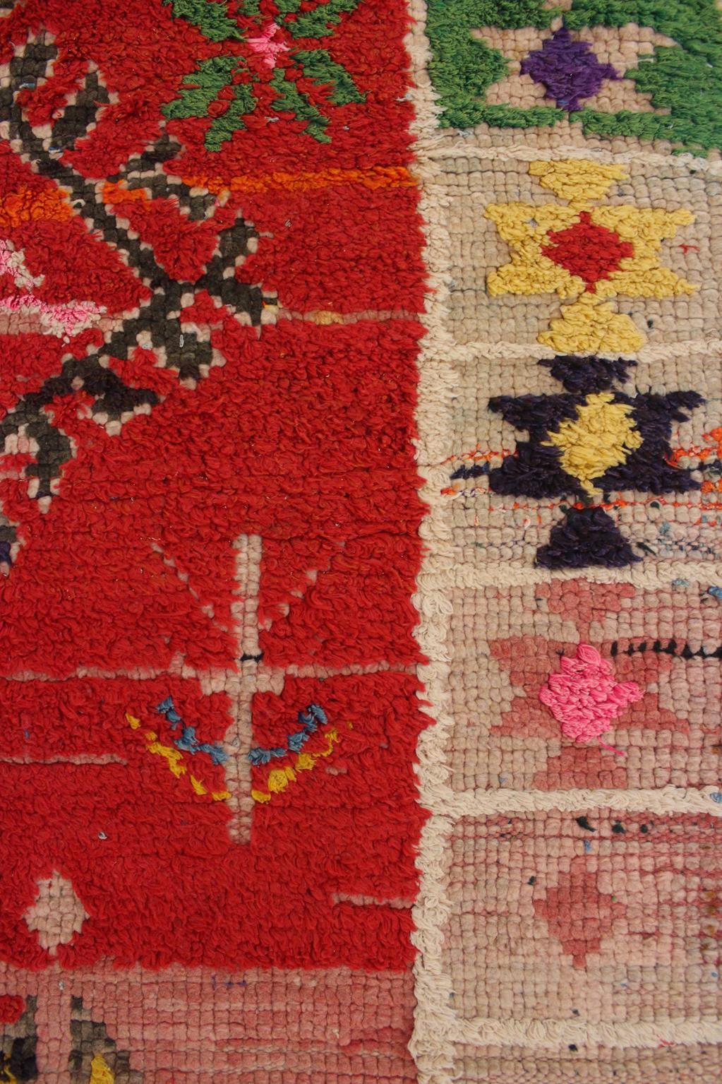 Vintage Moroccan Boucherouite rug- Red/rainbow - 4-4.6x8.5feet / 123-140x260cm For Sale 3