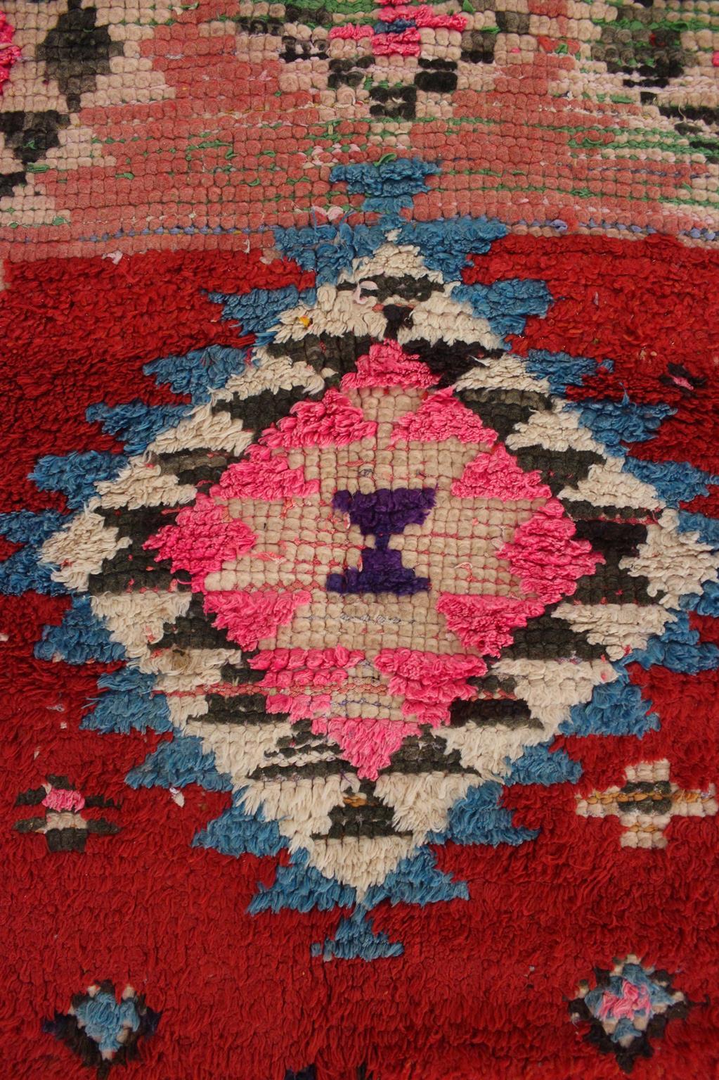 Vintage Moroccan Boucherouite rug- Red/rainbow - 4-4.6x8.5feet / 123-140x260cm For Sale 4