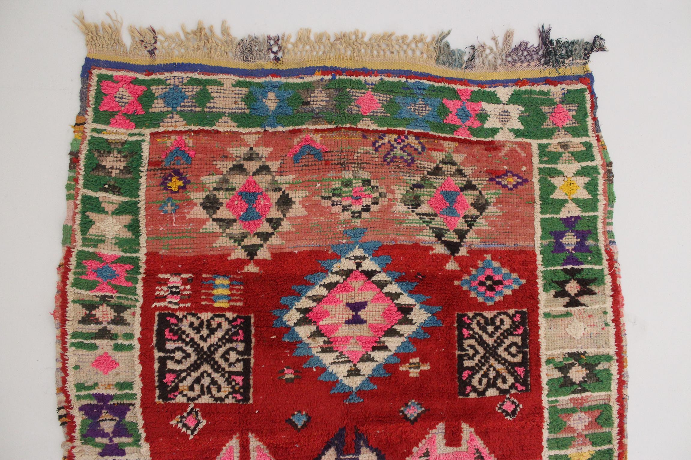 Vintage Moroccan Boucherouite rug- Red/rainbow - 4-4.6x8.5feet / 123-140x260cm For Sale 1
