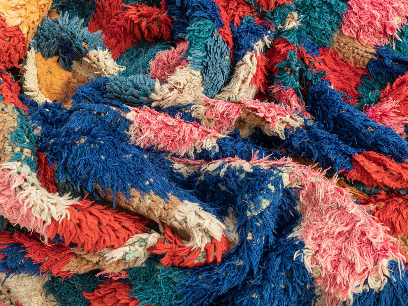 Vintage Moroccan Boujad Berber Rug Middle Atlas Mountains Blue Red Orange Pink In Good Condition For Sale In Neuss, NW