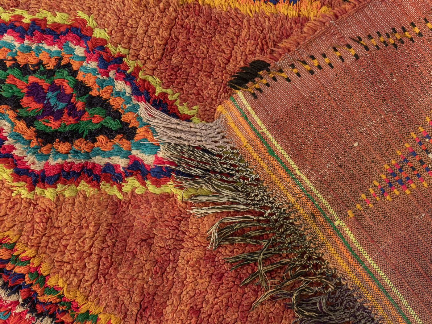  Vintage marokkanische Boujad, Berber Teppich Mittlerer Atlas Gebirge Rot Multicolor im Angebot 1