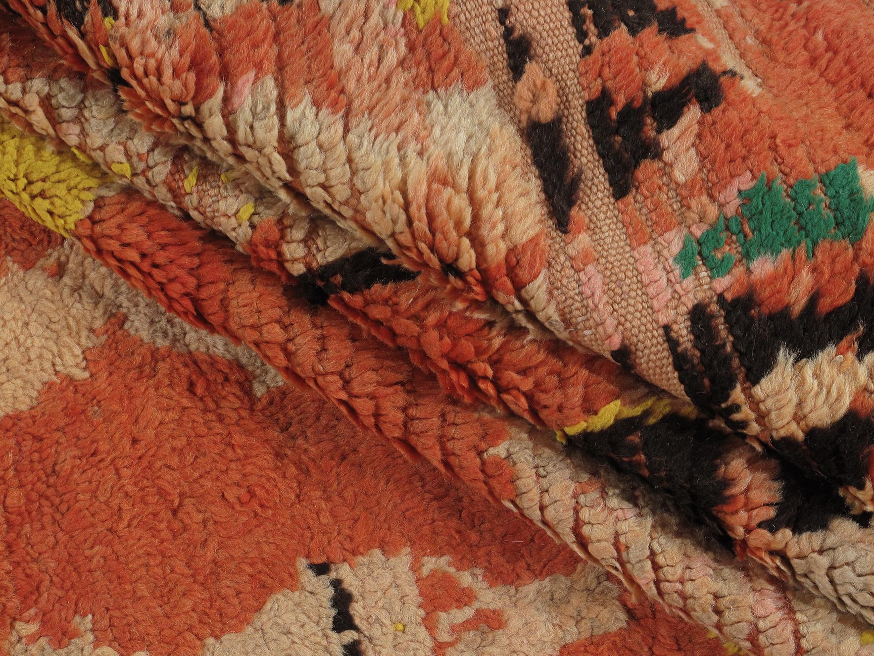 Marokkanischer Boujad-Berber-Teppich, Stammeskunst im Zustand „Hervorragend“ im Angebot in New York, NY