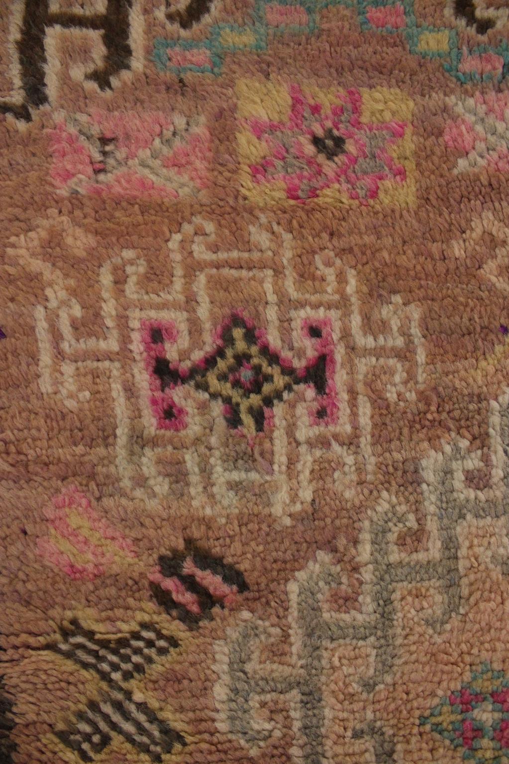 Vintage Moroccan Boujad rug - Dusty peach - 4.7-5.5x9.8feet / 145-169x301cm For Sale 13