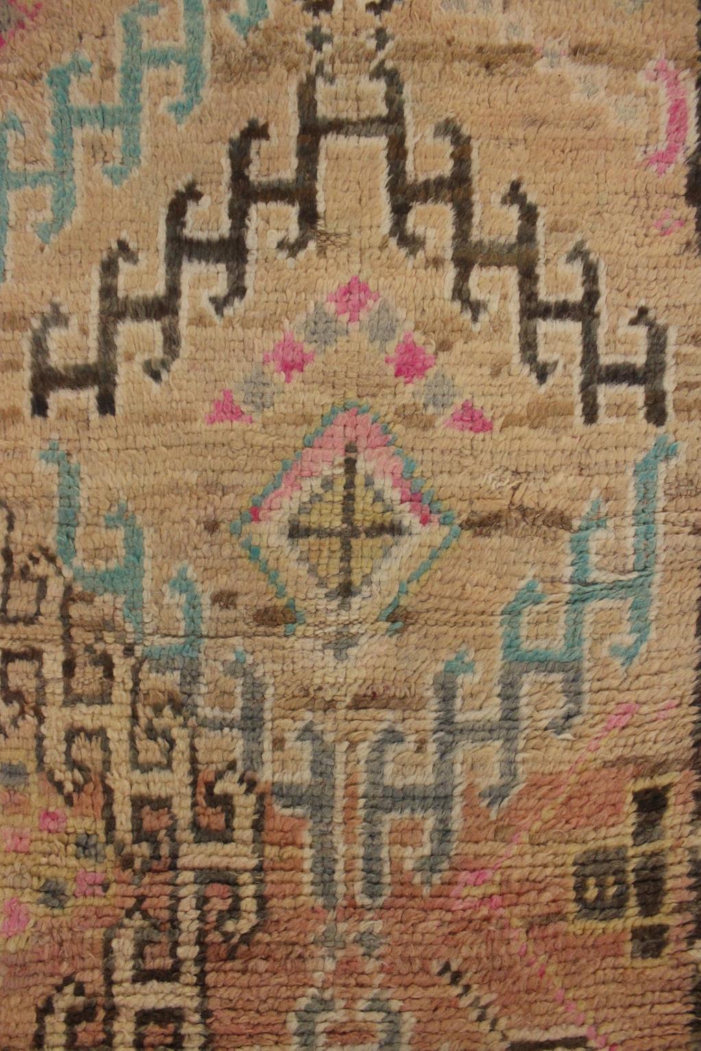 Vintage Moroccan Boujad rug - Dusty peach - 4.7-5.5x9.8feet / 145-169x301cm For Sale 15