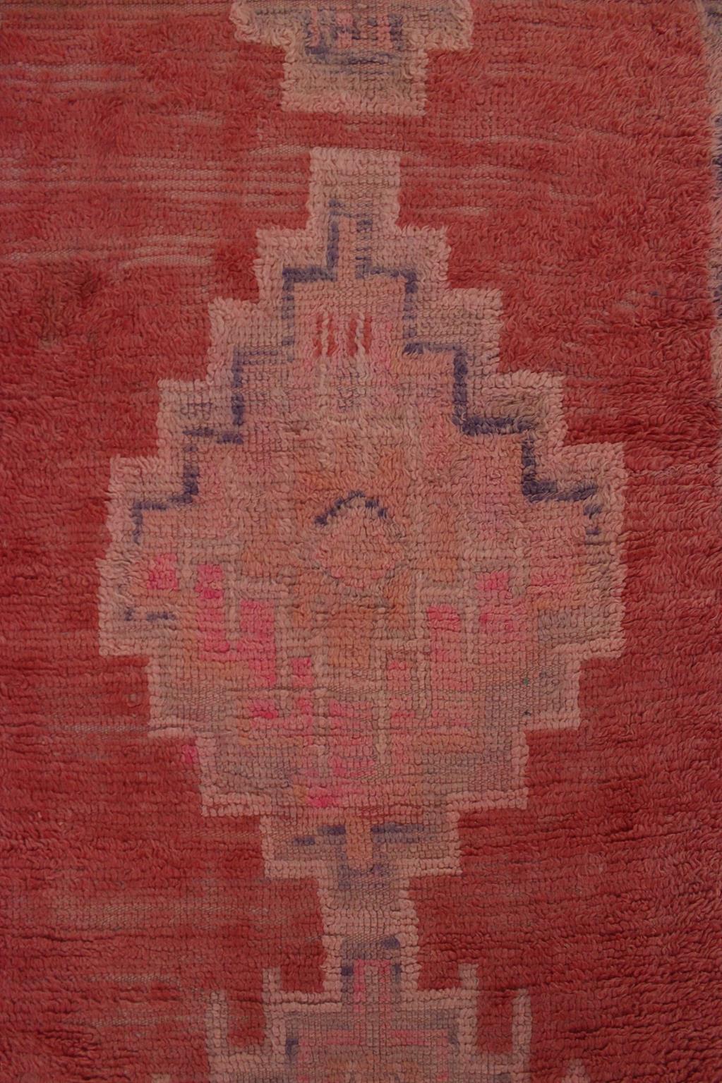 Bohemian Vintage Moroccan Boujad rug - Pink - 3.4x18.3feet / 105x560cm For Sale