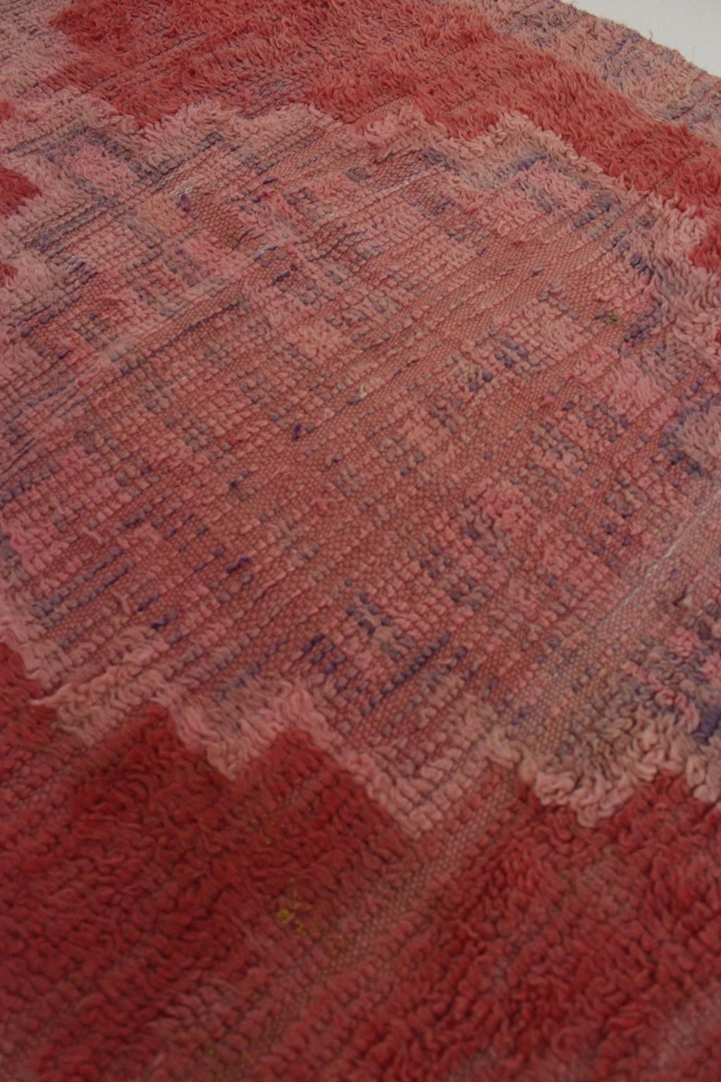 Hand-Woven Vintage Moroccan Boujad rug - Pink - 3.4x18.3feet / 105x560cm For Sale