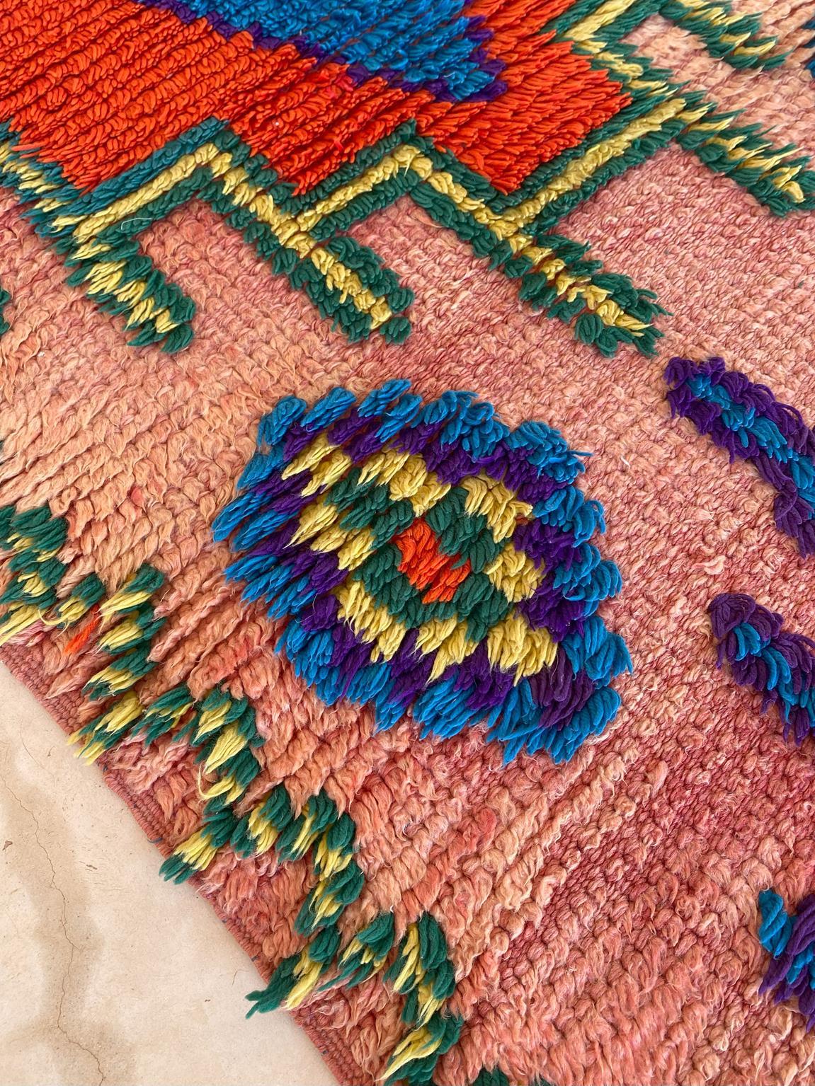 Vintage Moroccan Boujad rug - Pink/blue/red - 2.8x10.2feet / 87x311cm For Sale 1