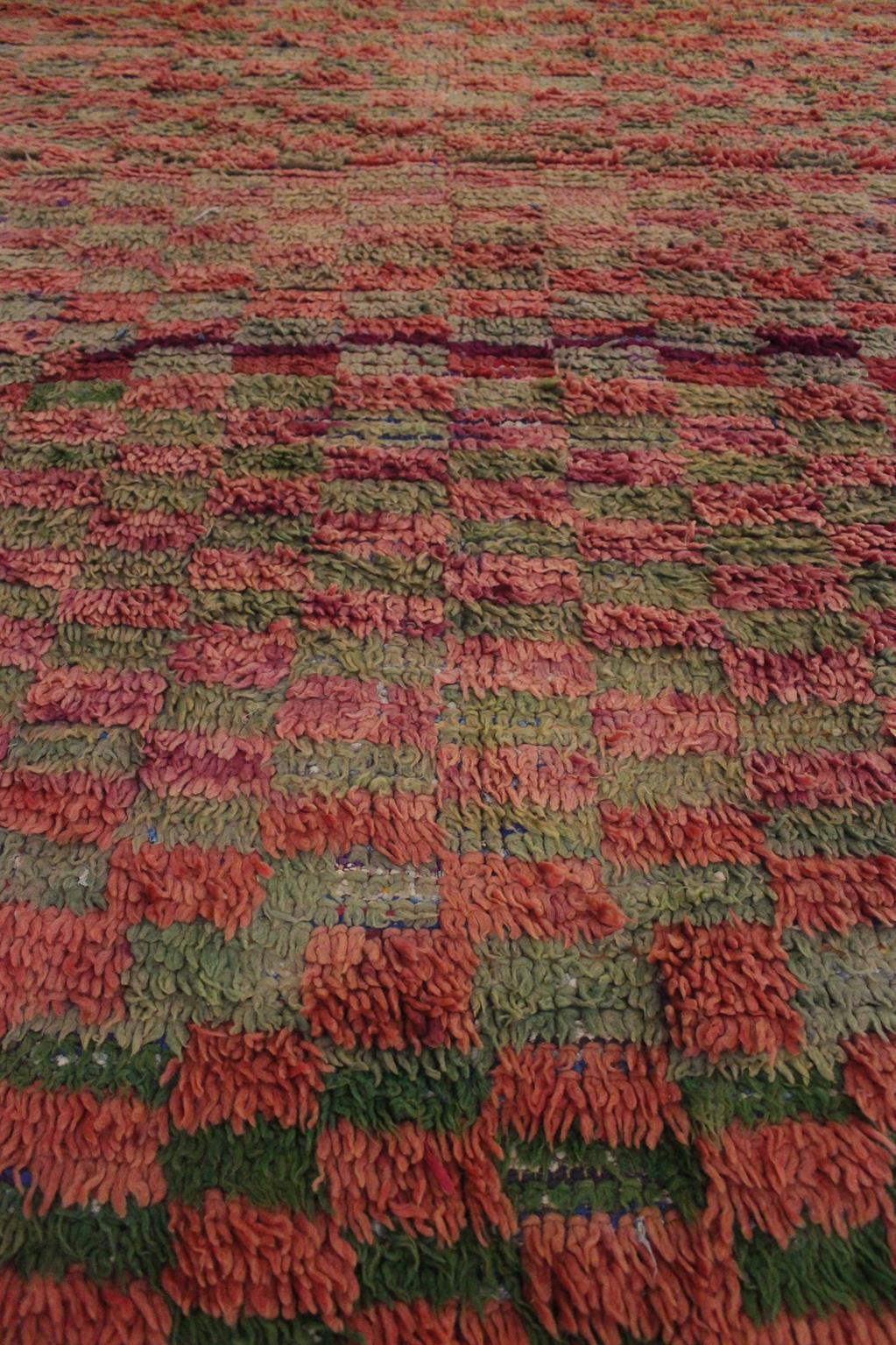 Vintage Moroccan Boujad rug - Pink/green - 5.2x8.5feet / 160x260cm For Sale 4
