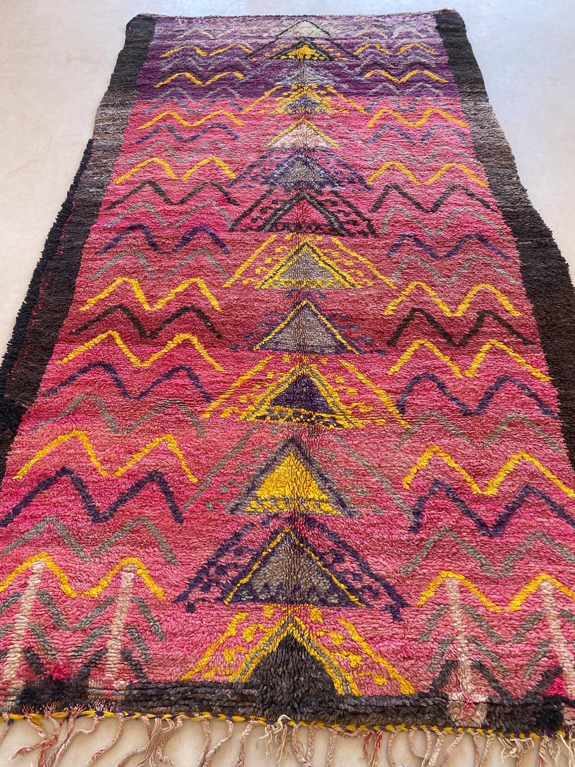 Vintage Moroccan Boujad rug - Pink/purple/yellow - 6.8x12.7feet / 207x387cm In Good Condition For Sale In Marrakech, MA