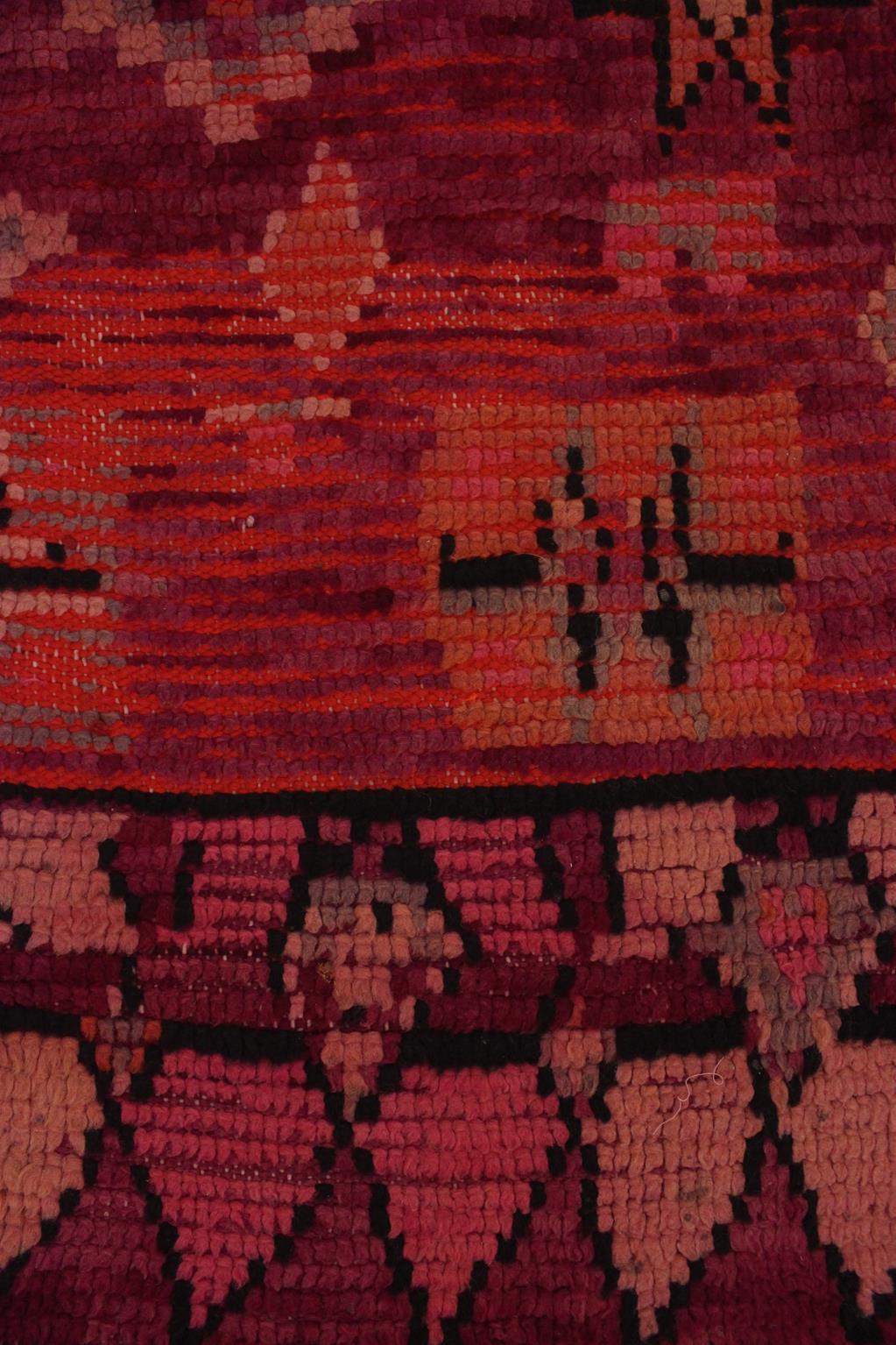 Vintage Moroccan Boujad rug - Red/purple - 5.3x8.1feet / 162x247cm For Sale 7