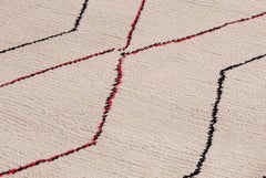 Tapis marocain vintage Boujad avec un design minimaliste en forme de diamant