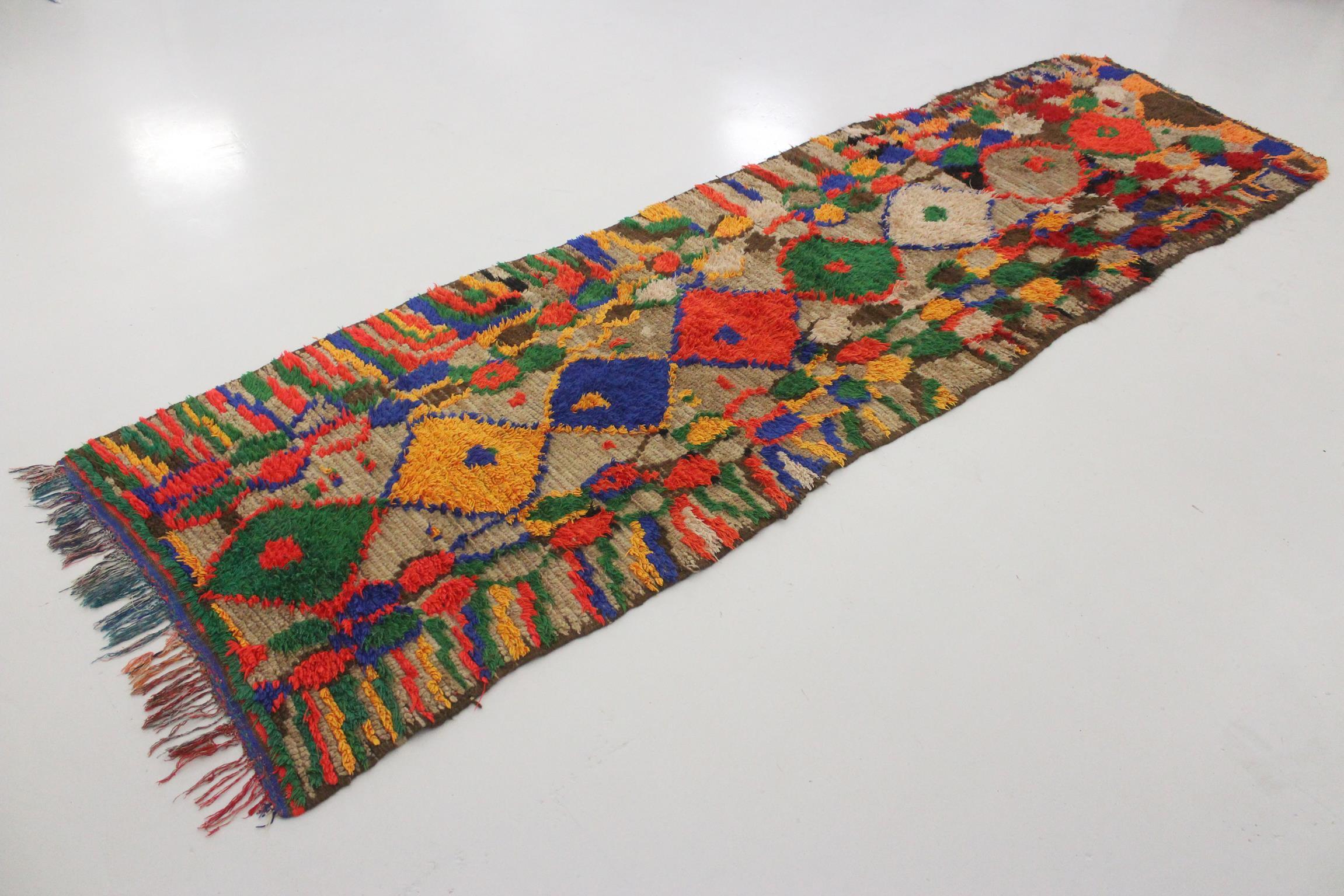 Vintage marokkanischen Boujad Läufer Teppich - Brown / Multicolor - 3.6x12.3feet / 109x377cm (Böhmisch) im Angebot