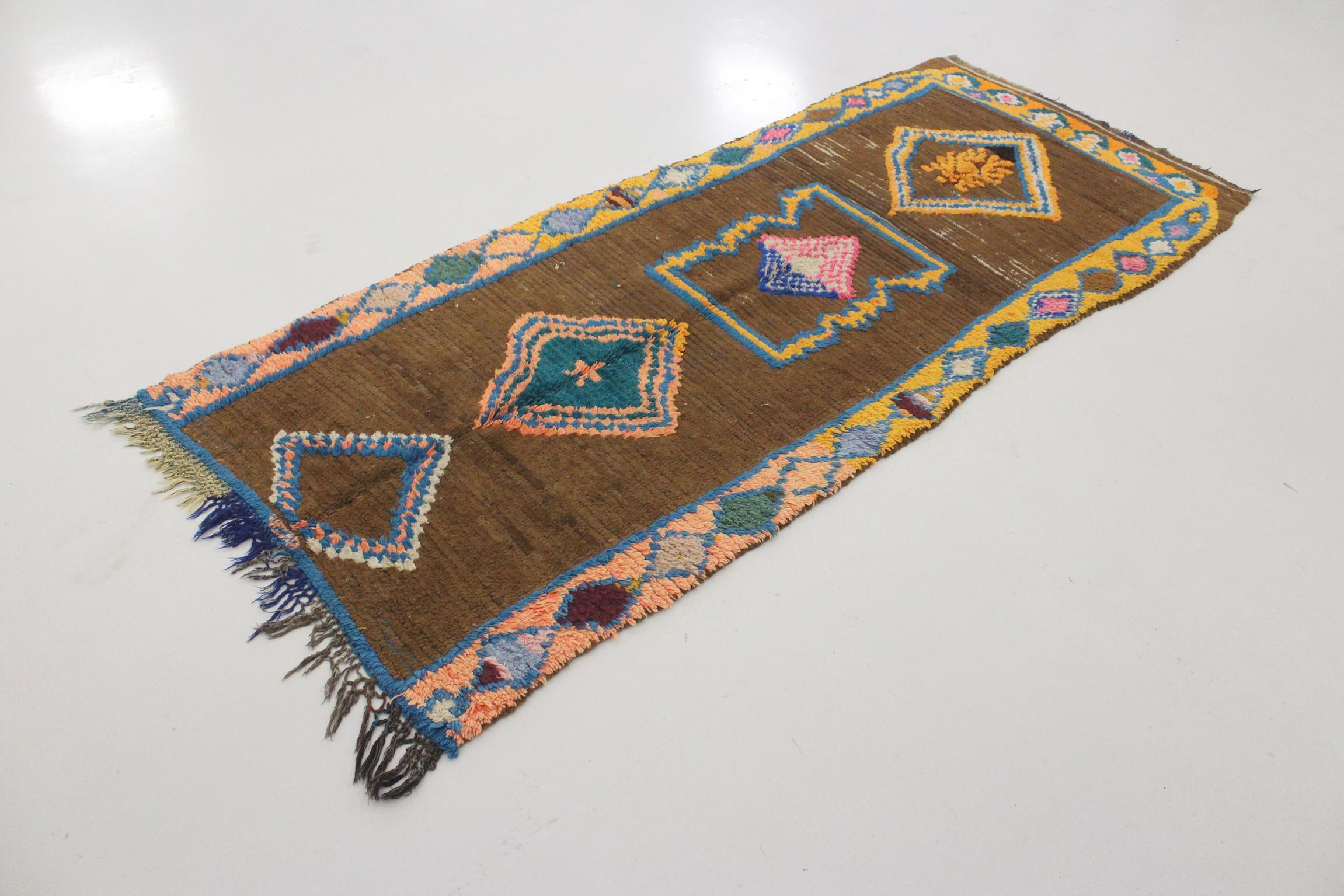 Vintage marokkanischen Boujad Läufer Teppich - Brown/rosa/blau - 3.2x7.5feet / 97x228cm (Marokkanisch) im Angebot