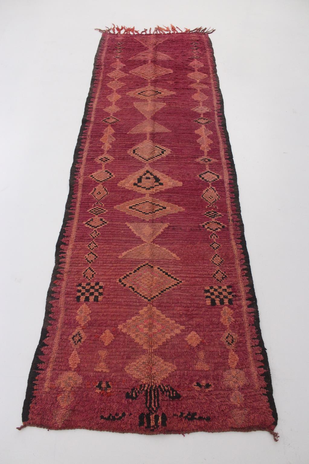 Vintage Moroccan Boujad runner rug - Raspberry - 3.4x10.5feet / 105x320cm For Sale 1
