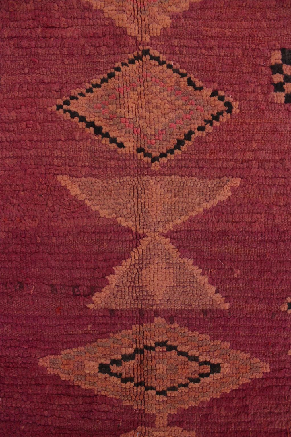 Vintage Moroccan Boujad runner rug - Raspberry - 3.4x10.5feet / 105x320cm For Sale 3