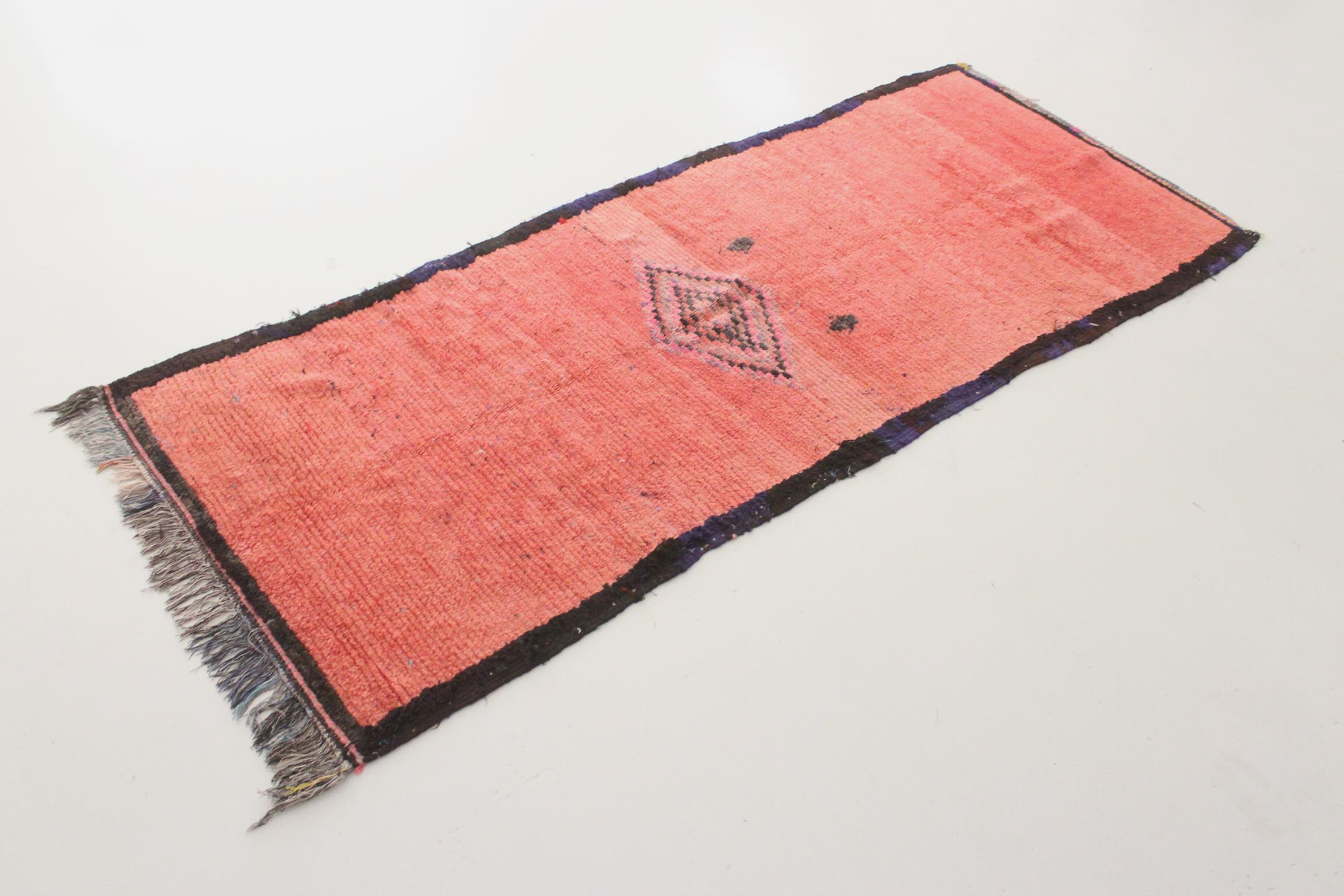 Hand-Knotted Vintage Moroccan Boujad runner rug - Rich pink - 3.4x8.4feet / 105x257cm For Sale