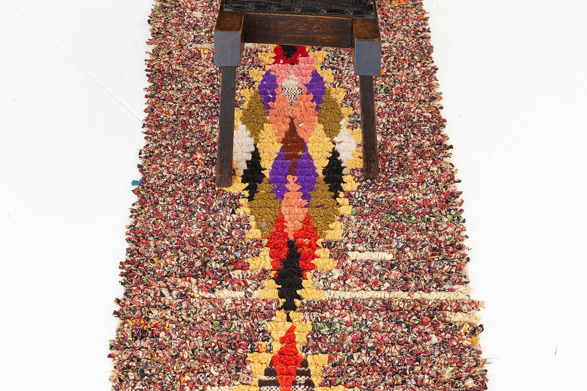 Marocain Tapis de couloir berbère marocain vintage de la tribu Boujad en vente