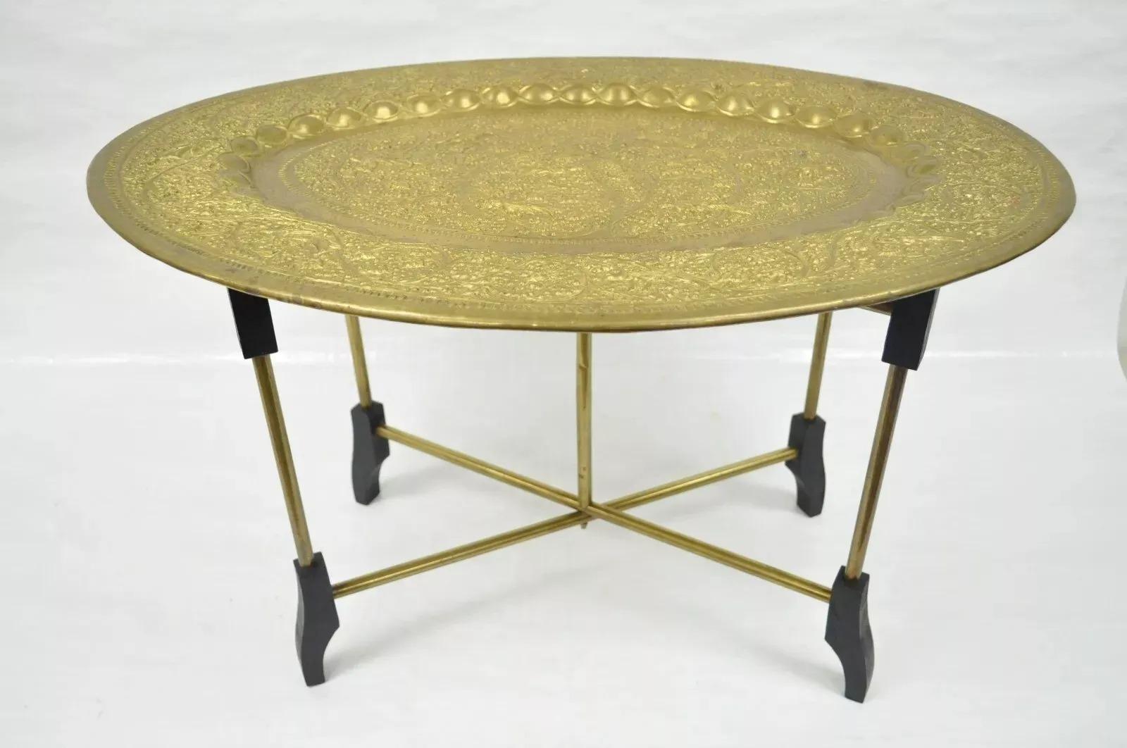 Vintage Moroccan Brass Bird Embossed Oval Tray Folding Small Coffee Table For Sale 5