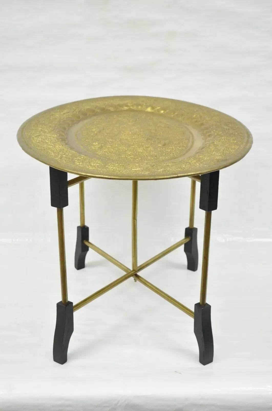 Vintage Moroccan Brass Bird Embossed Oval Tray Folding Small Coffee Table For Sale 1
