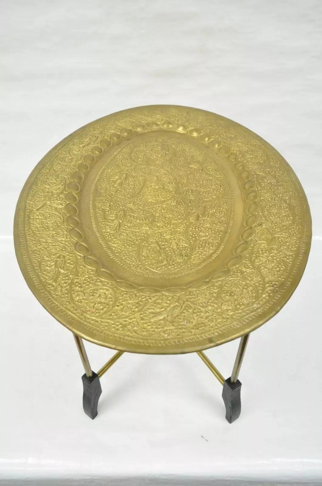 Vintage Moroccan Brass Bird Embossed Oval Tray Folding Small Coffee Table For Sale 2