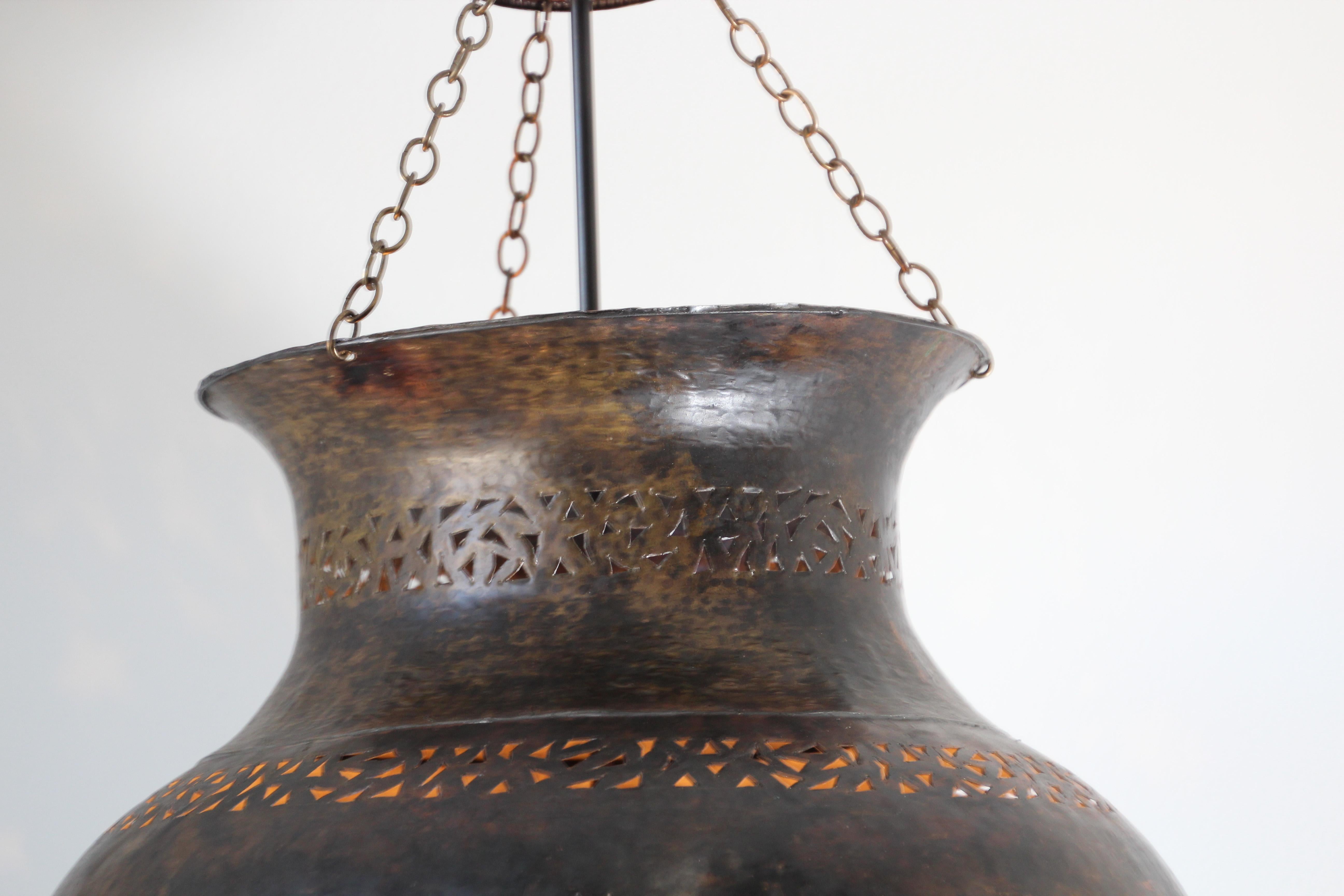 Vintage Moroccan Bronze Moorish Chandelier For Sale 1