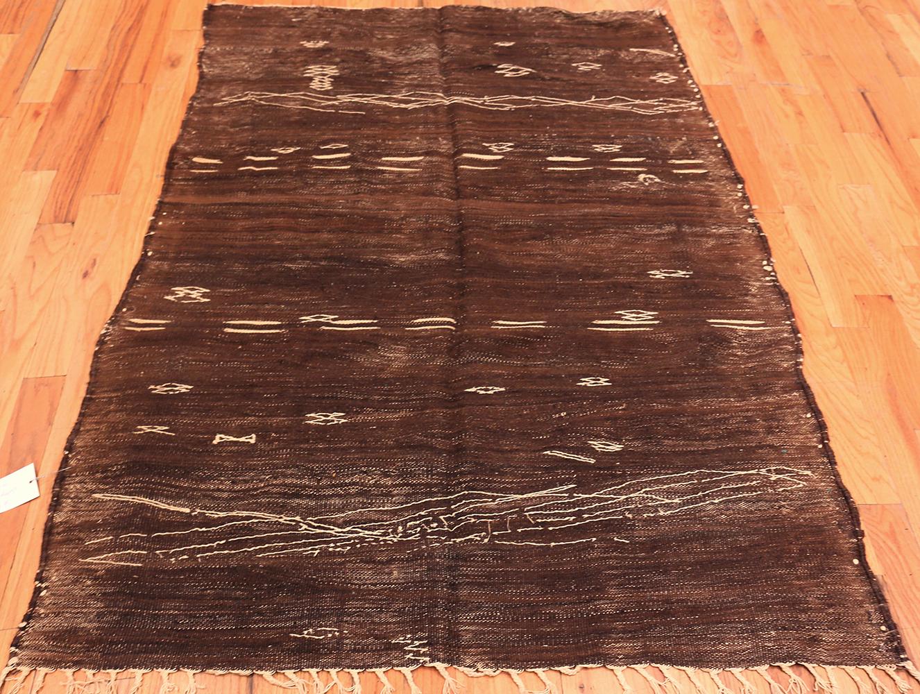 Wool Vintage Moroccan Brown Kilim. Size: 4 ft 8 in x 6 ft 4 in For Sale
