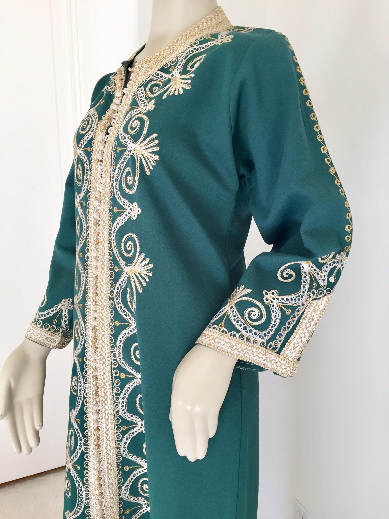 Vintage Moroccan Caftan Emerald Green Maxi Dress, circa 1970 Size M For Sale 8