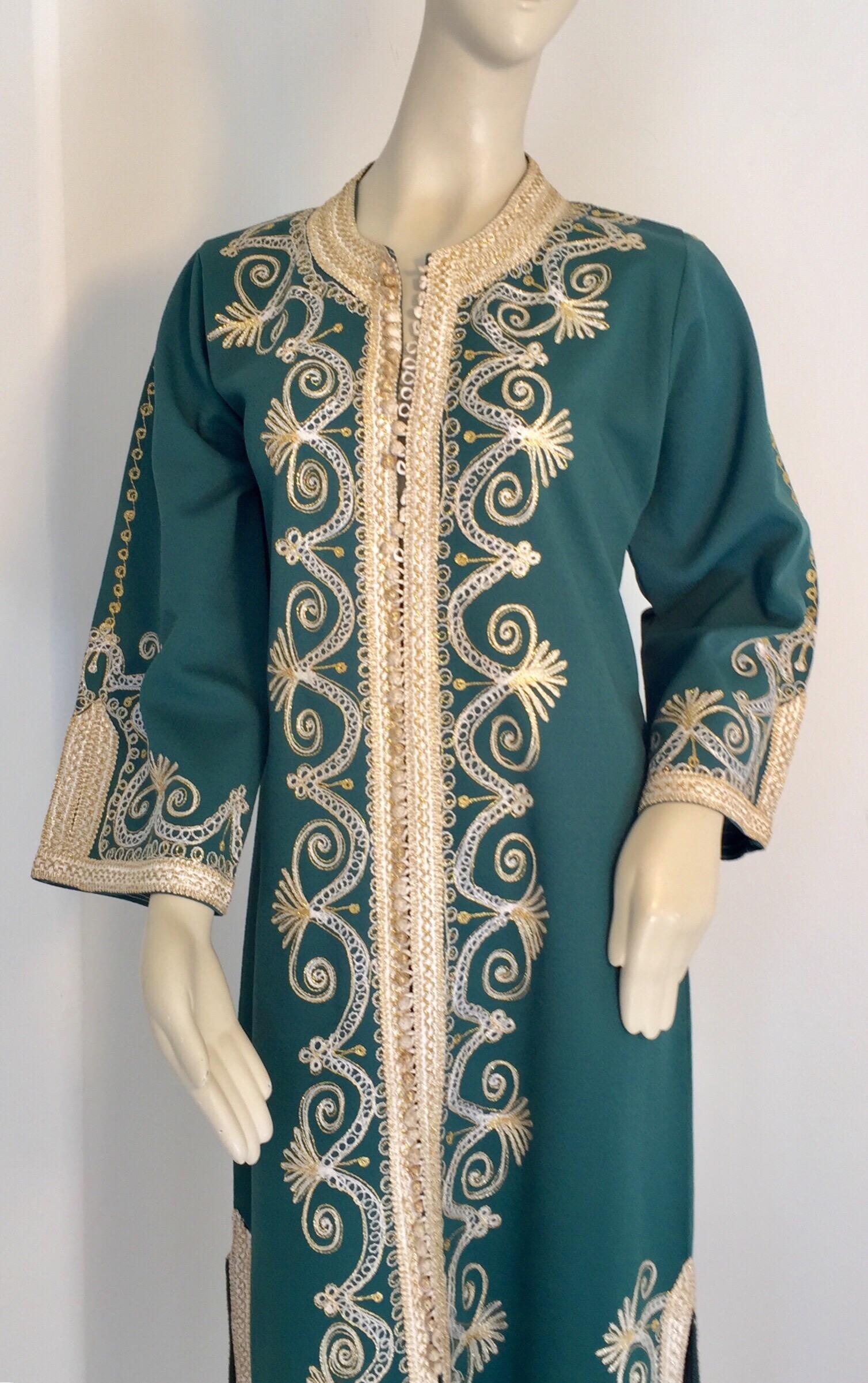 Vintage Moroccan Caftan Emerald Green Maxi Dress, circa 1970 Size M For Sale 12
