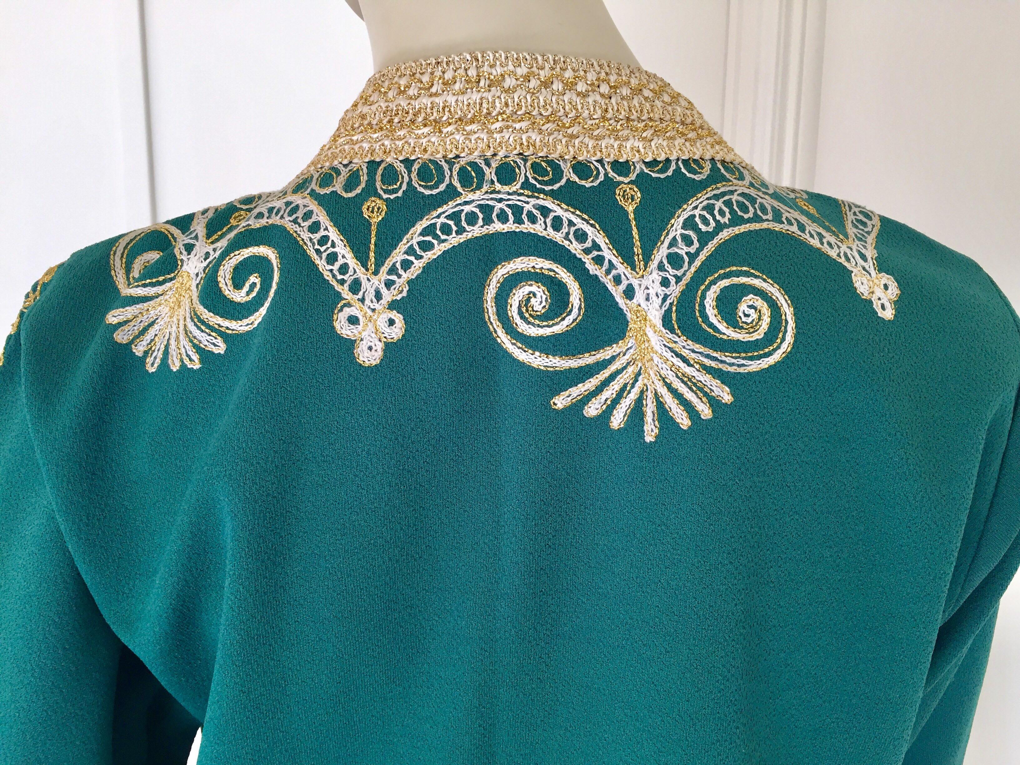 Vintage Moroccan Caftan Emerald Green Maxi Dress, circa 1970 Size M For Sale 2