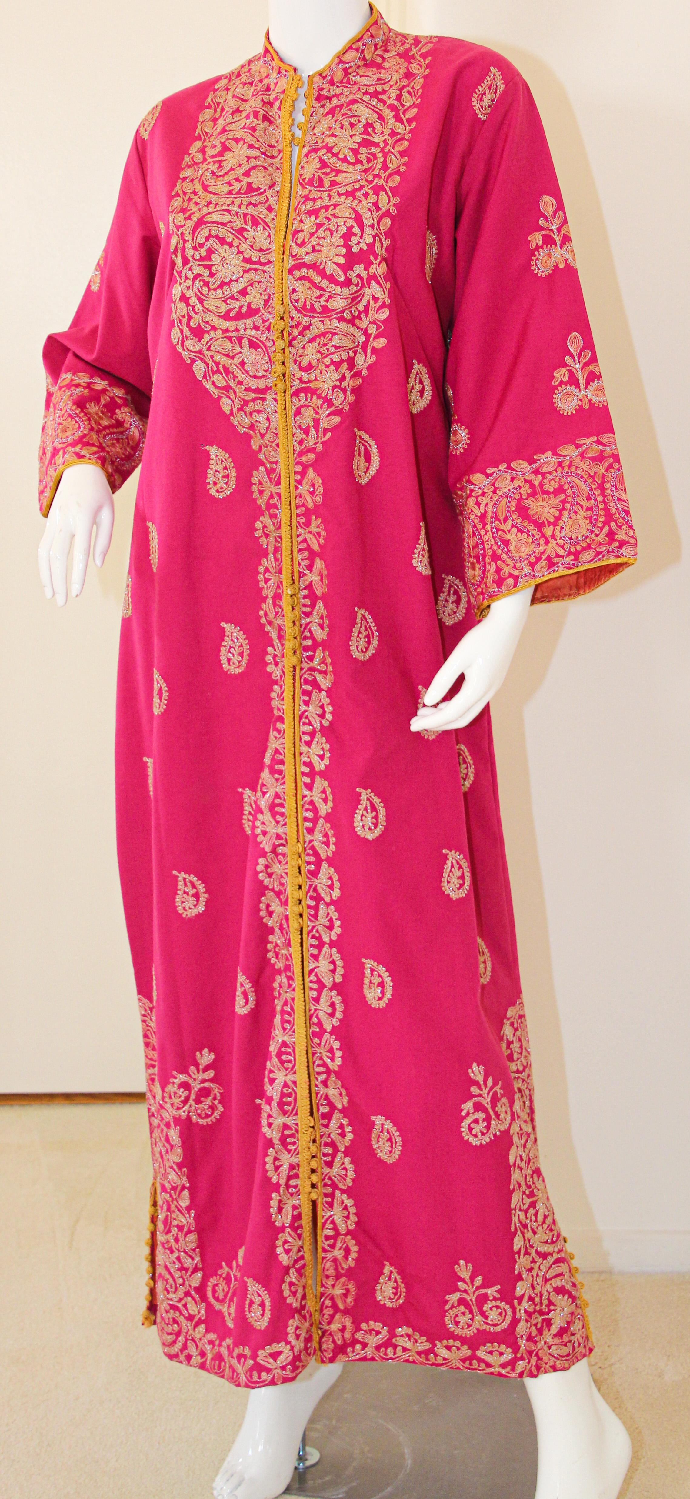 Vintage Moroccan Caftan Hot Pink with Gold, 1970's For Sale 4