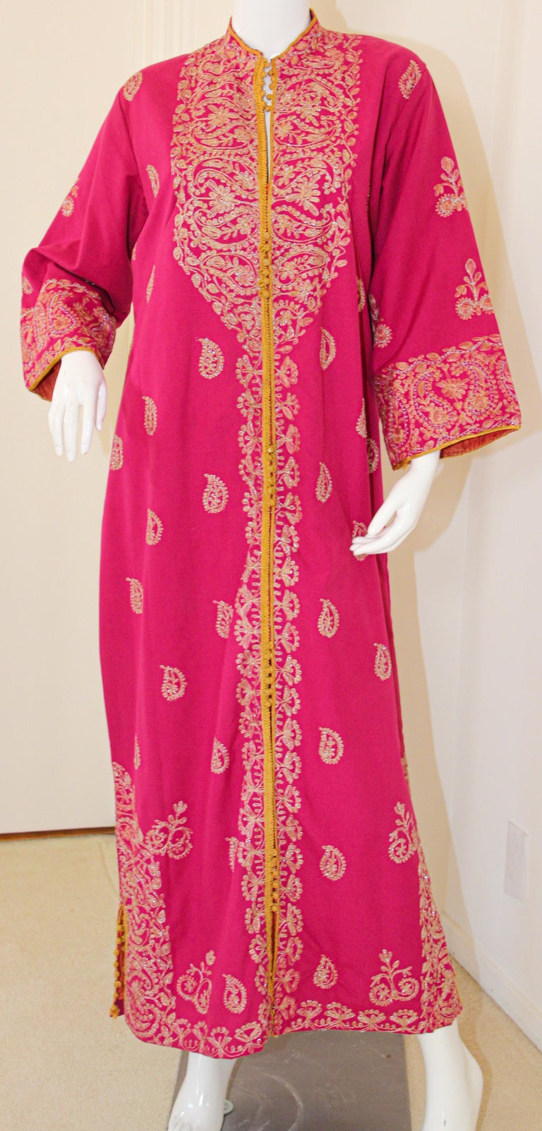Vintage Moroccan Caftan Hot Pink with Gold, 1970's For Sale 7
