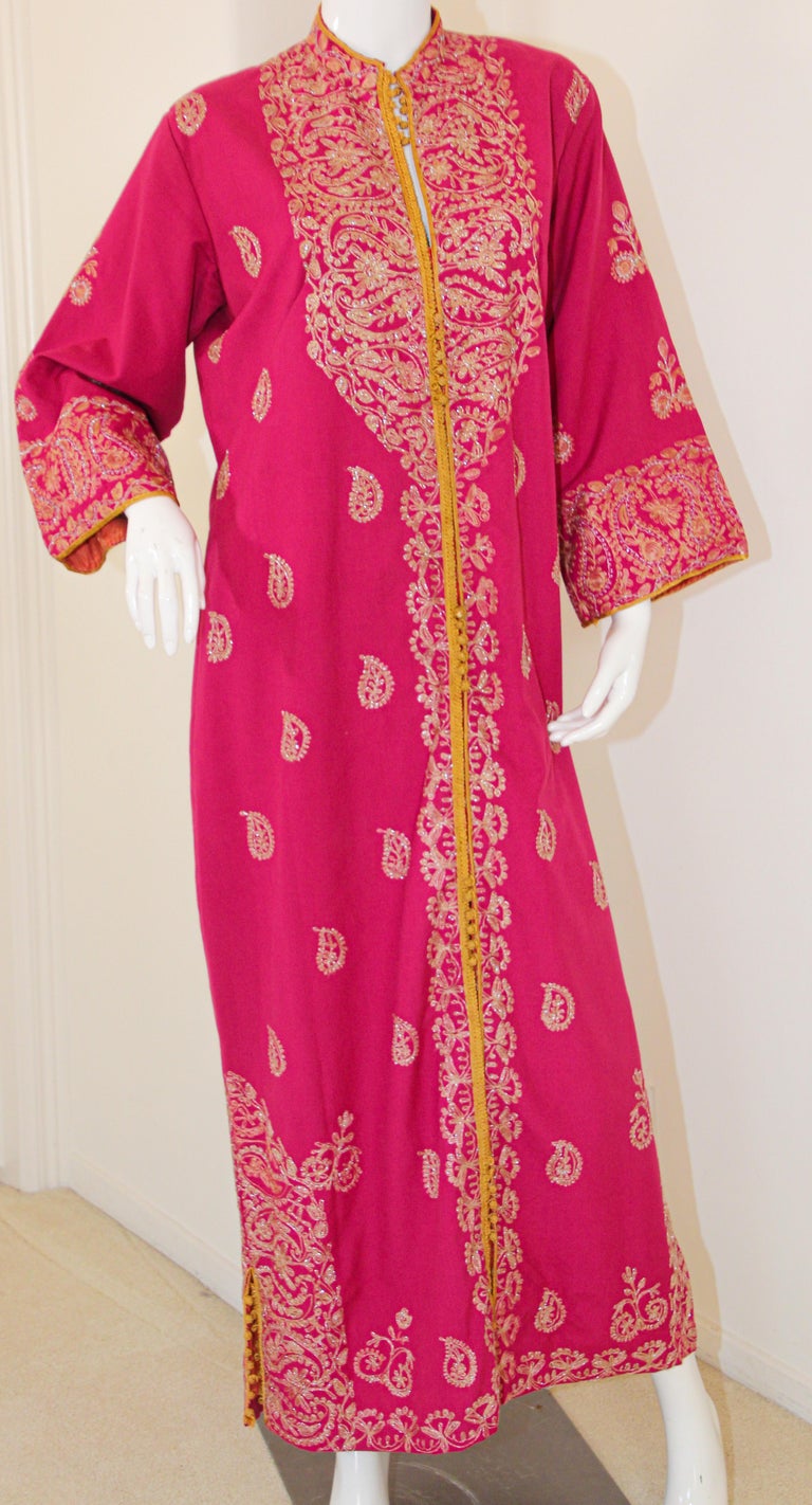 Vintage Moroccan Caftan Hot Pink with Gold, 1970's For Sale 8