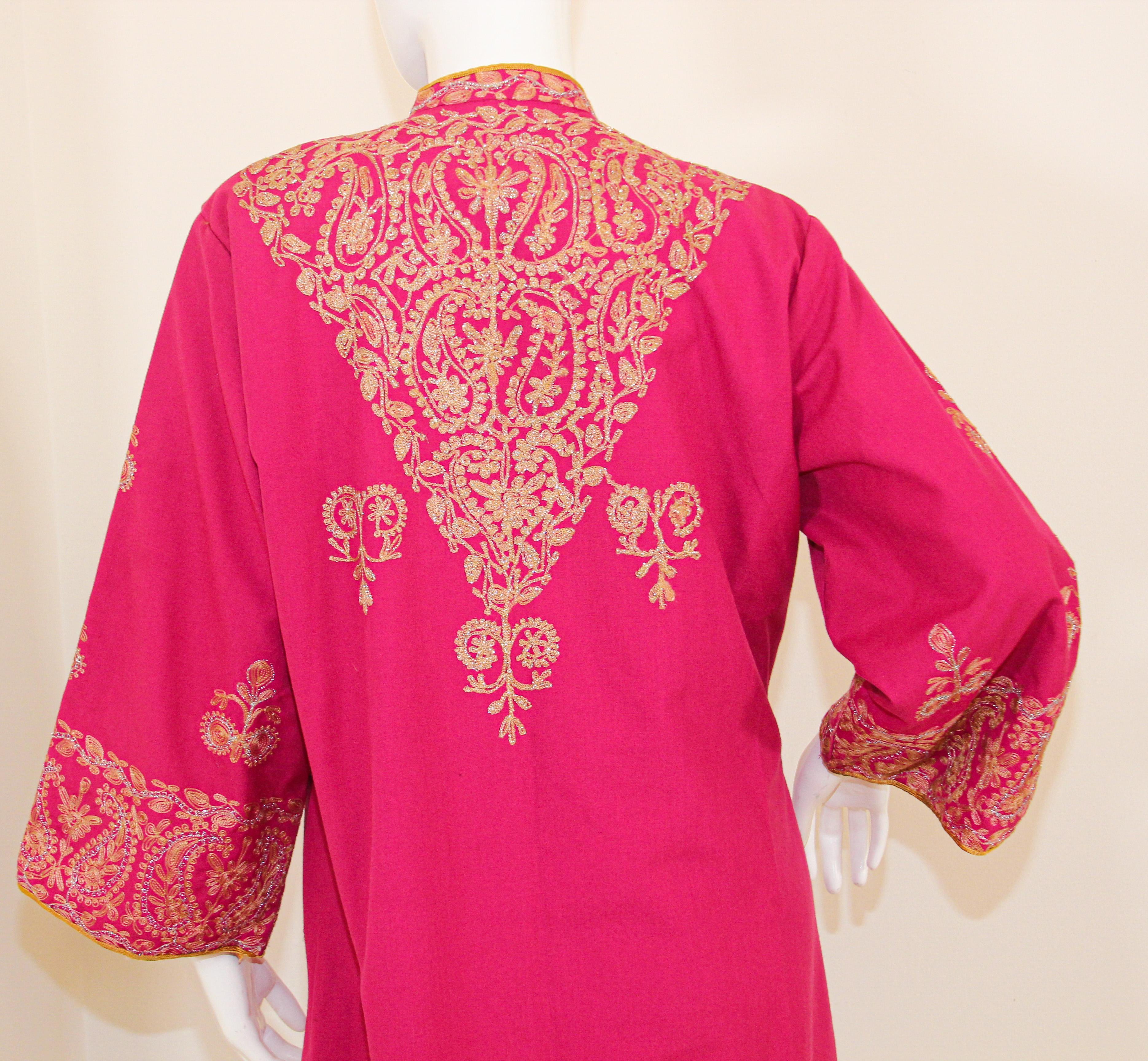 Vintage Moroccan Caftan Hot Pink with Gold, 1970's For Sale 10