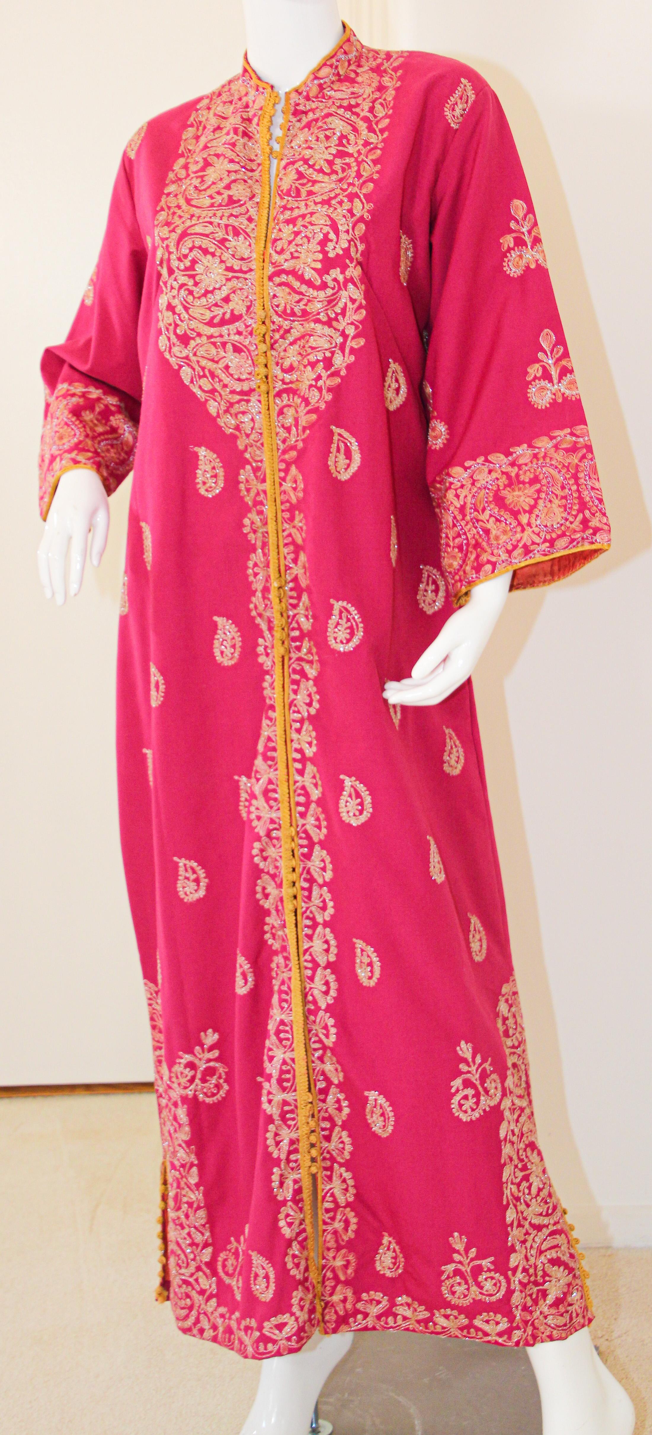 Vintage Moroccan Caftan Hot Pink with Gold, 1970's For Sale 3