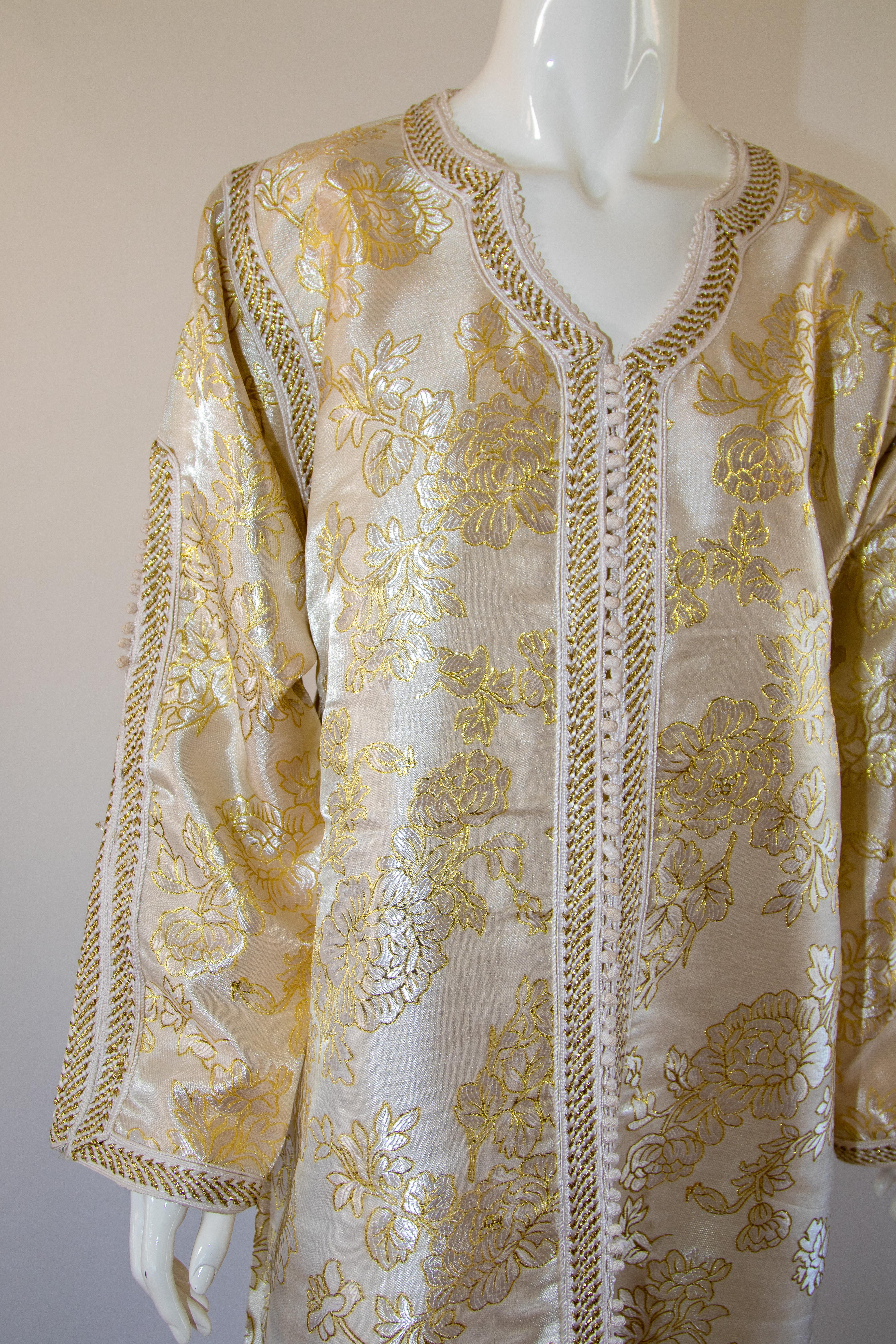 Vintage Moroccan Caftan in Gold Brocade Maxi Dress Kaftan Size L to XL For Sale 7