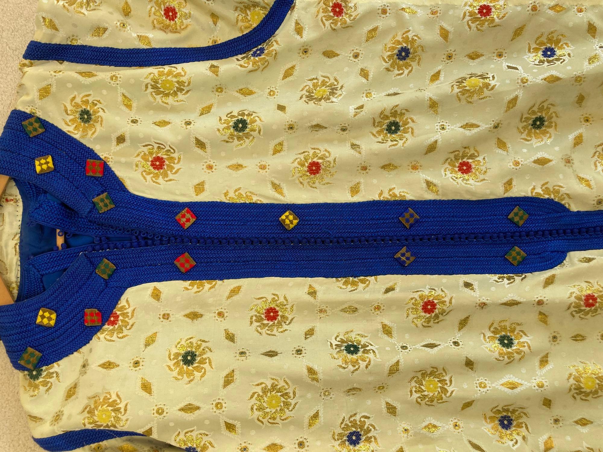 Vintage Moroccan Caftan in Royal Blue And Gold For Sale 5