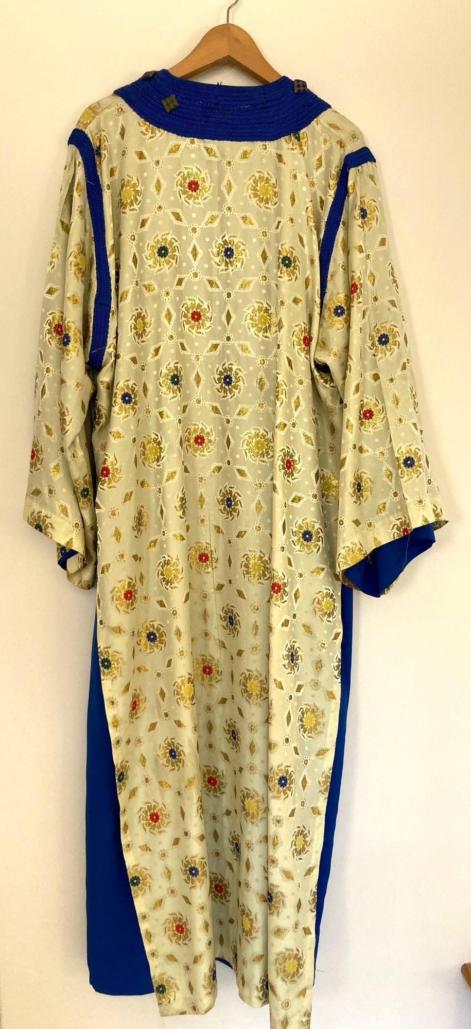 Vintage Moroccan Caftan in Royal Blue And Gold In Good Condition For Sale In North Hollywood, CA