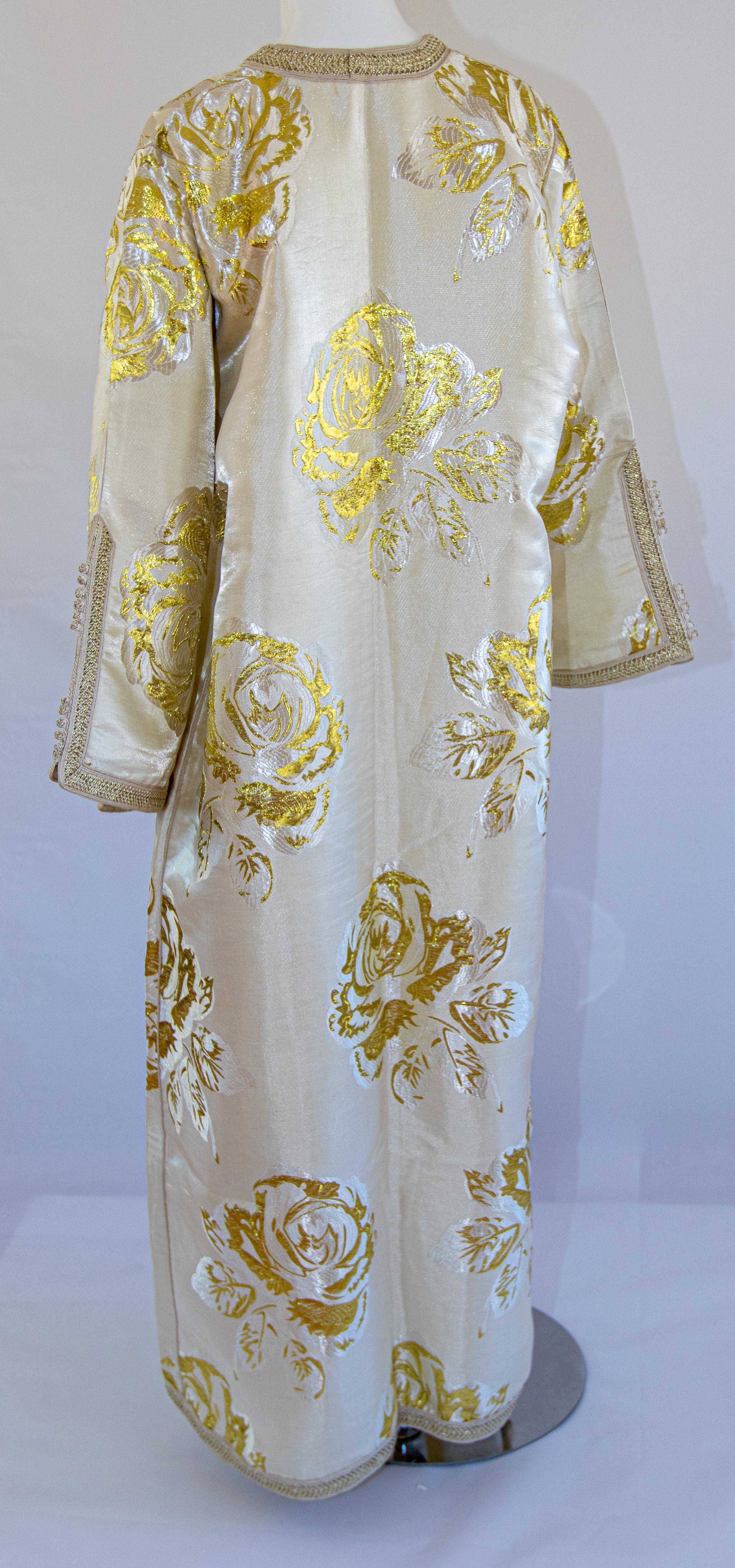 Vintage Moroccan Caftan White and Gold Metallic Floral Brocade For Sale 9