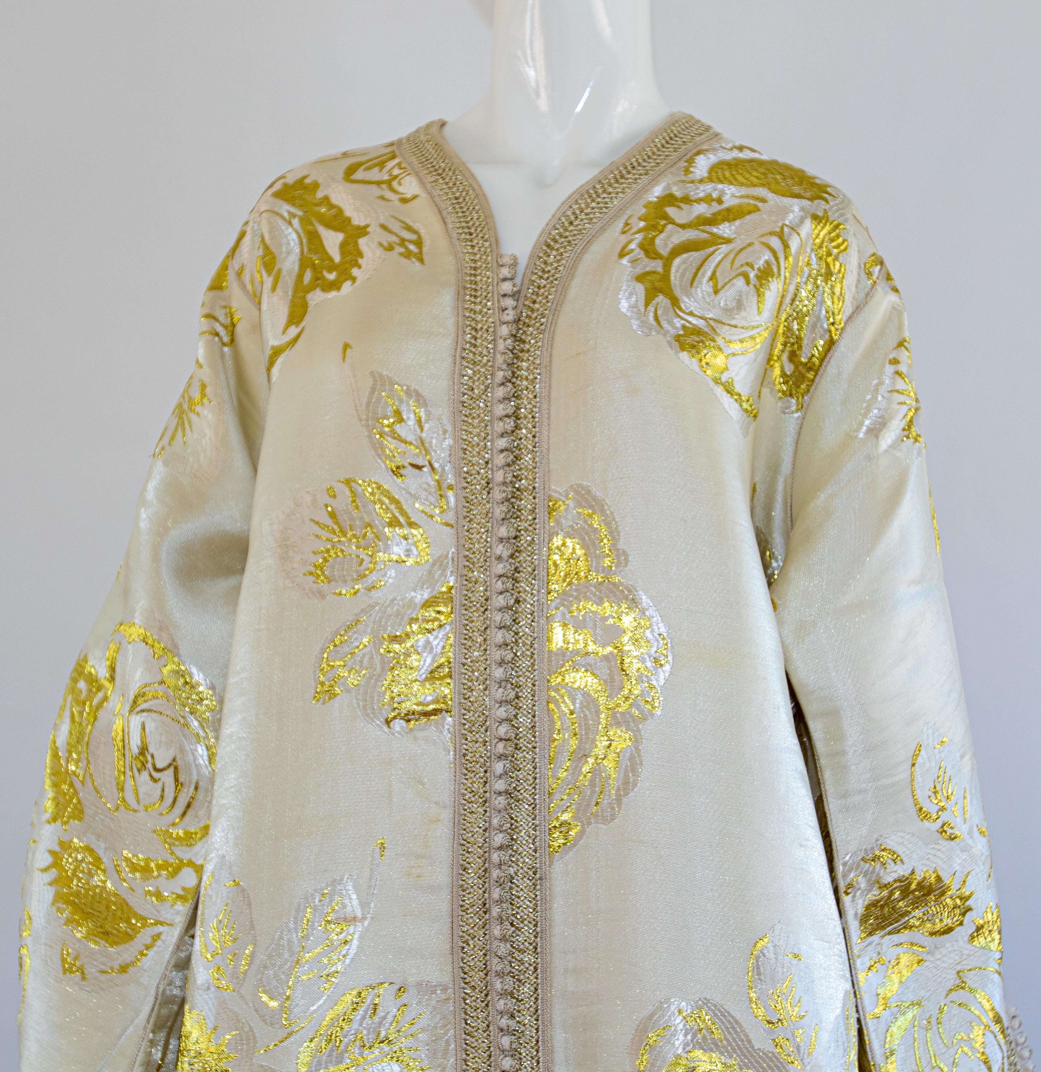 Caftan marocain vintage, brocart floral blanc et or métallisé Unisexe en vente