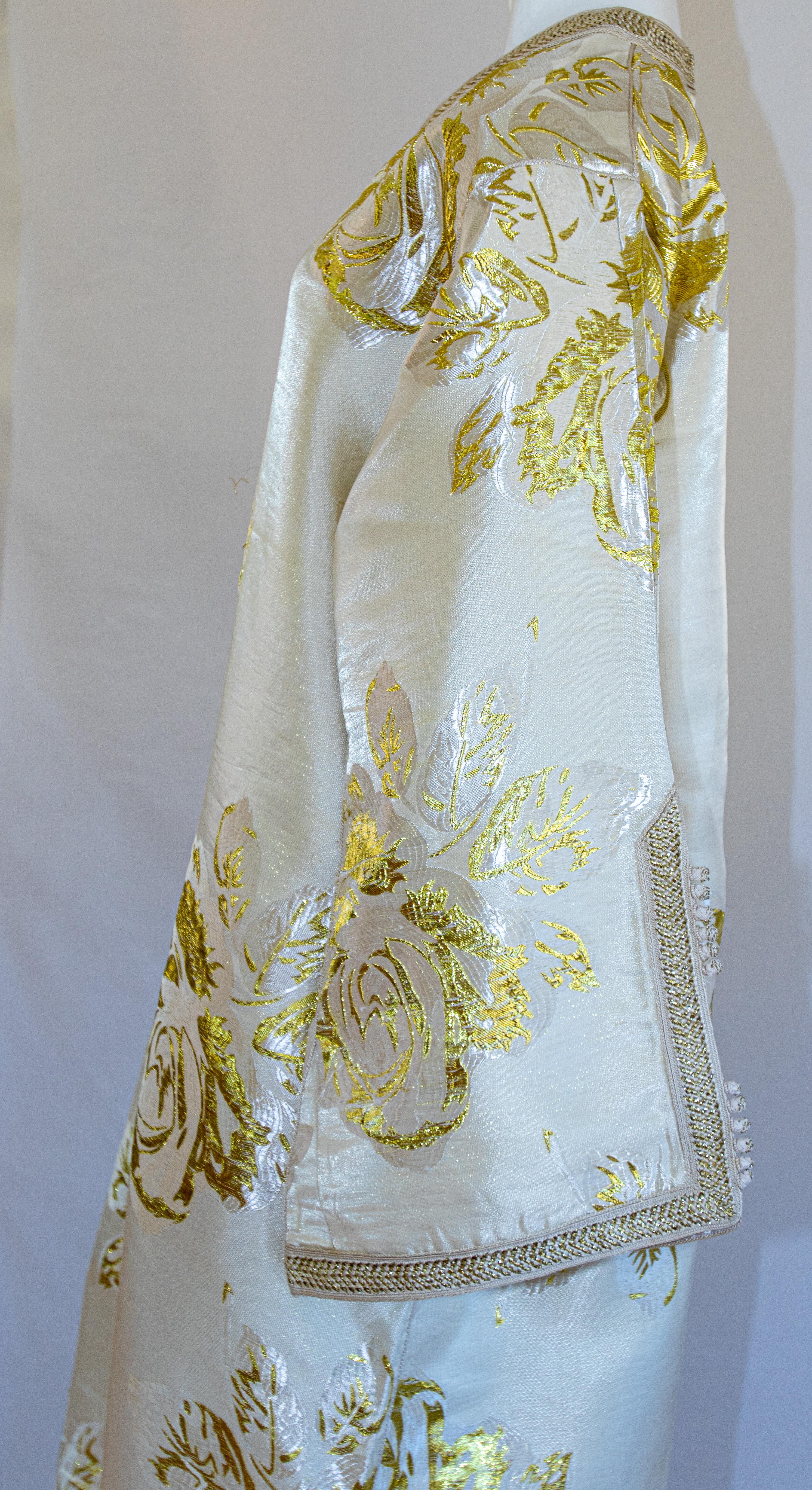 Women's or Men's Vintage Moroccan Caftan White and Gold Metallic Floral Brocade For Sale