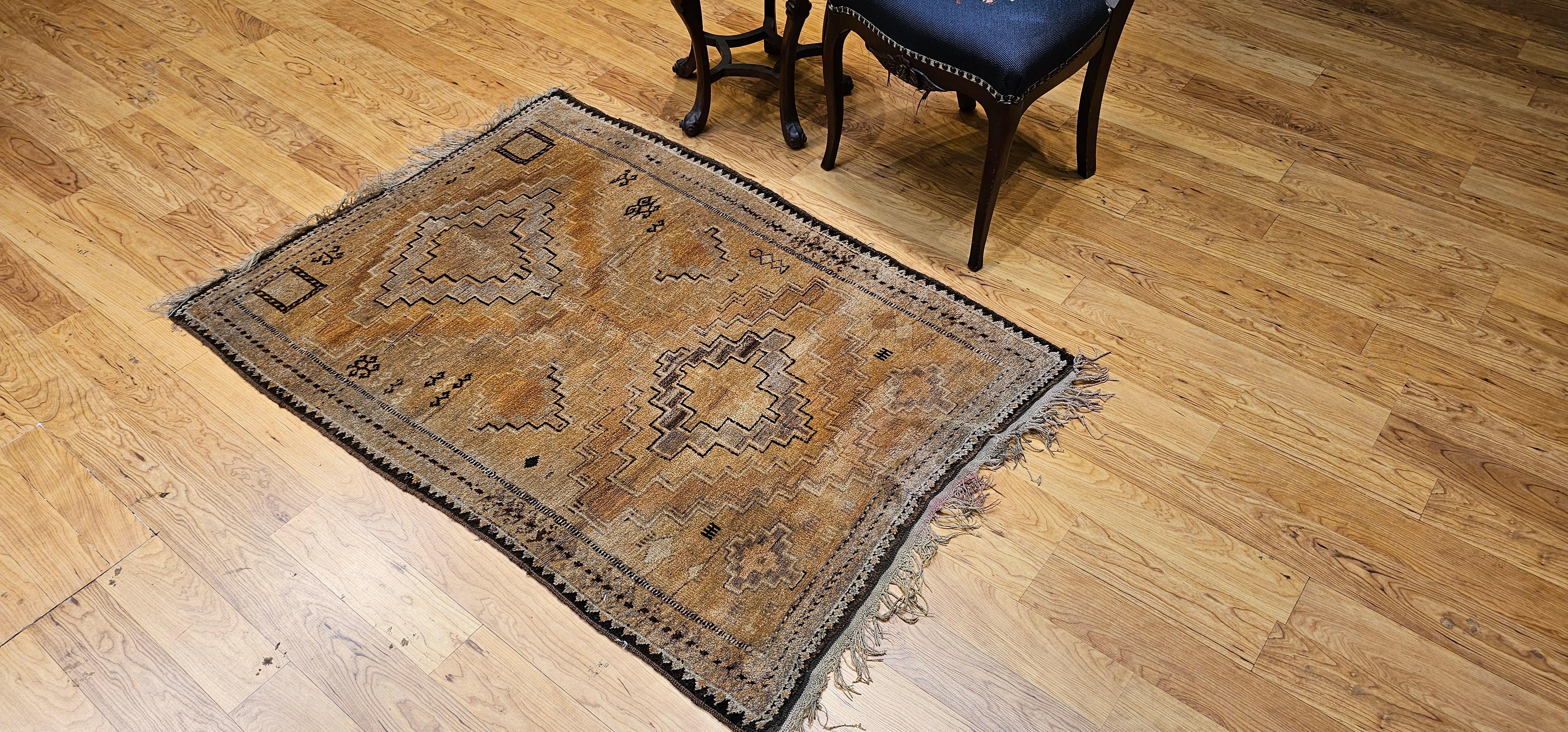 Vintage marokkanischen Kamelhaar Stammesgebiet Teppich in geometrischen Mustern im Angebot 3