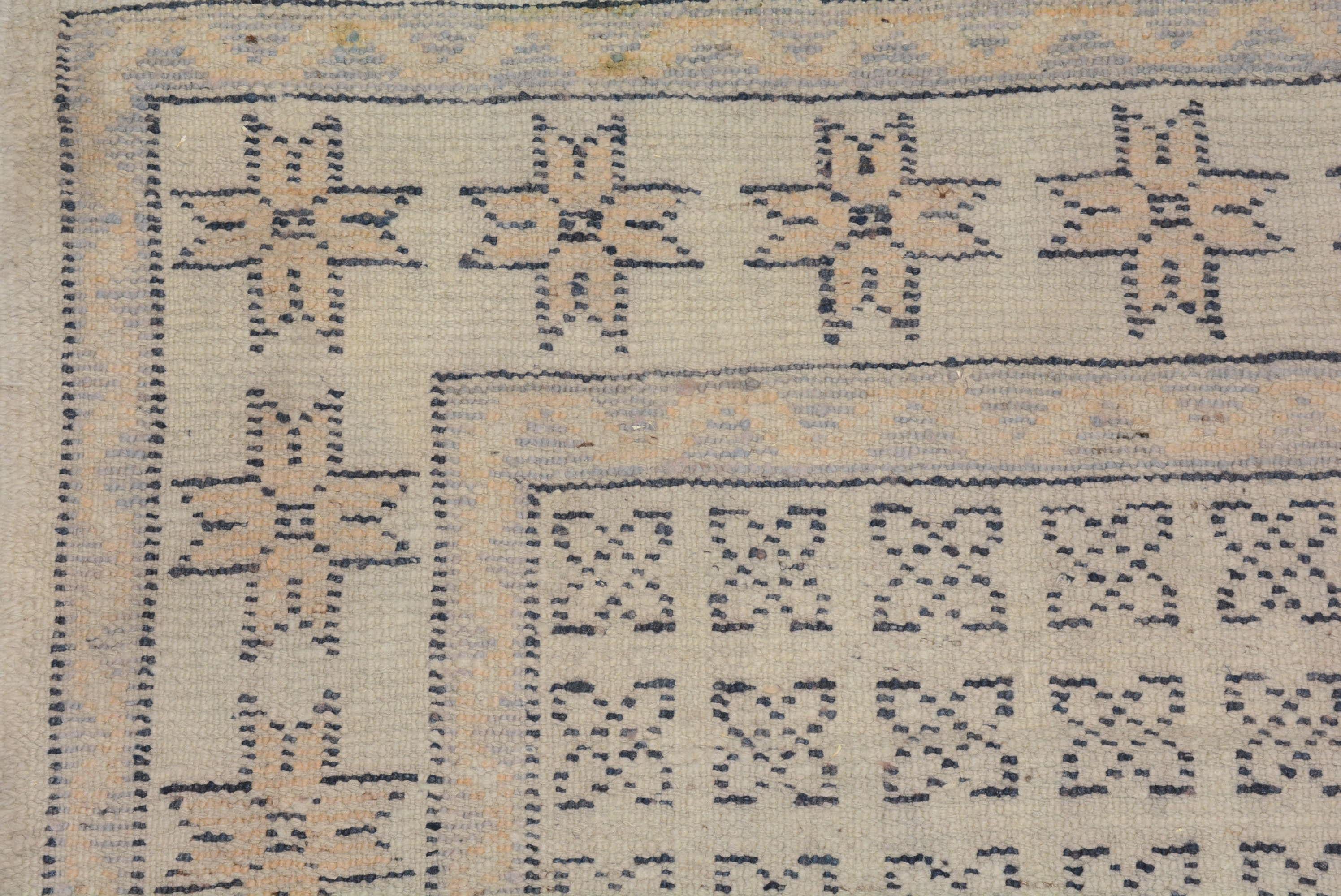 Vintage Moroccan Carpet For Sale 4
