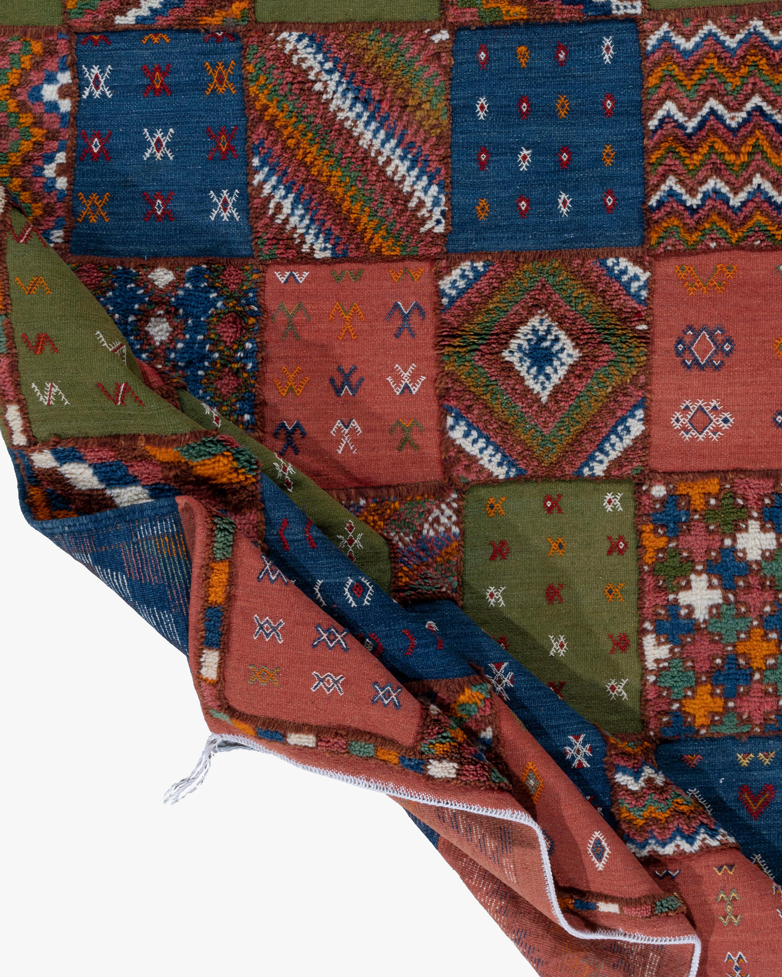 Marokkanischer Patch-Design-Teppich in Patch-Design  5'4 x 8'4 m im Zustand „Gut“ im Angebot in New York, NY