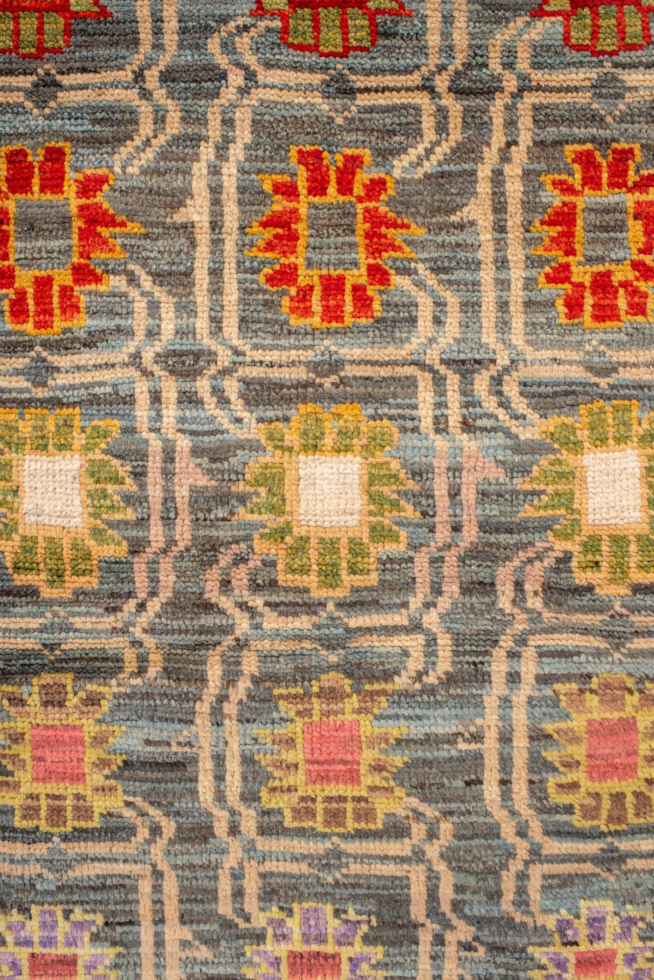 Vintage Marokkanischer Flachgewebe-Läufer mit abstrakten Blumenmotiven im Zustand „Gut“ im Angebot in New York, NY