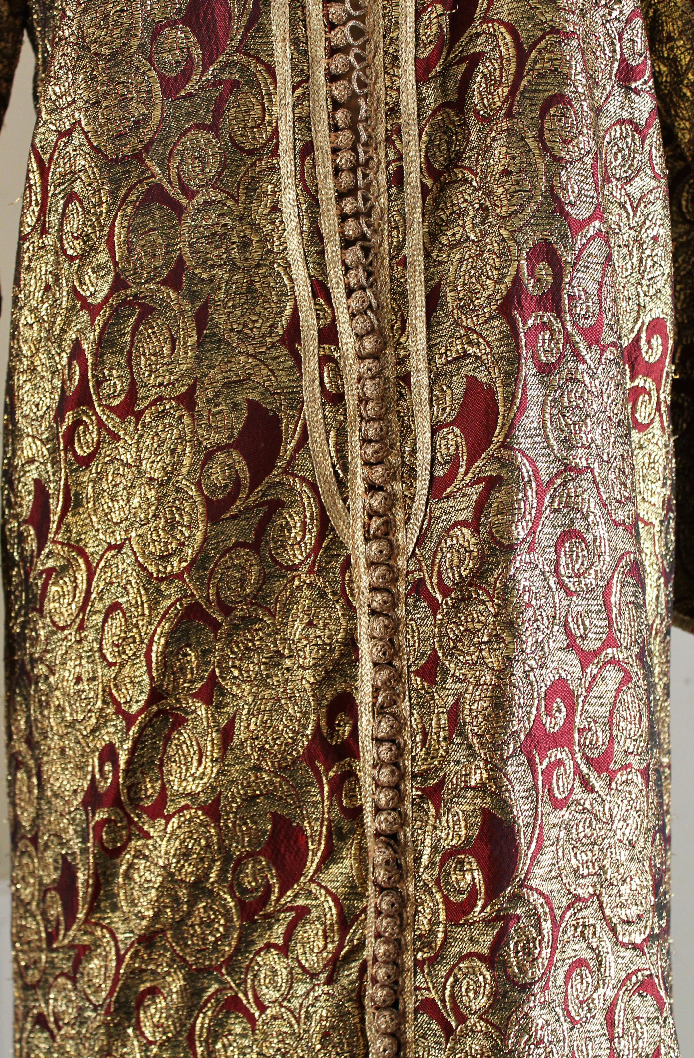 Caftan Marocain Vintage en Lame d'Or en vente 7