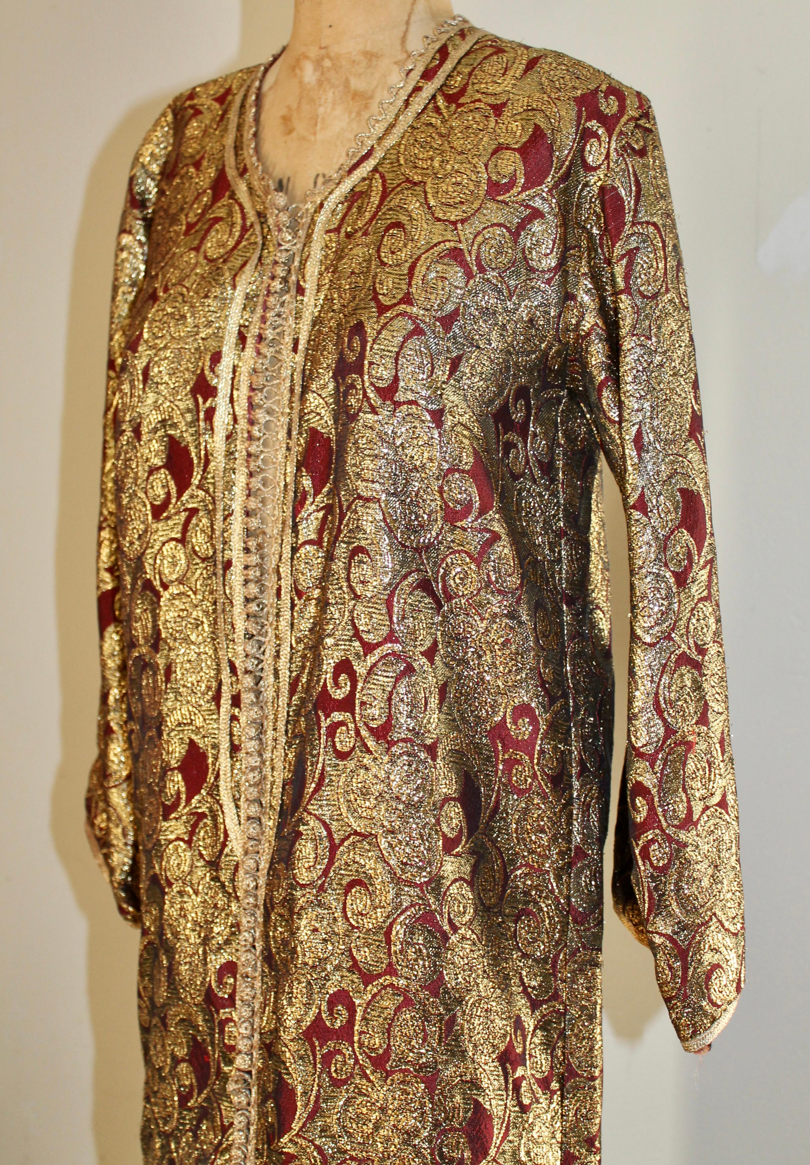 Caftan Marocain Vintage en Lame d'Or en vente 2