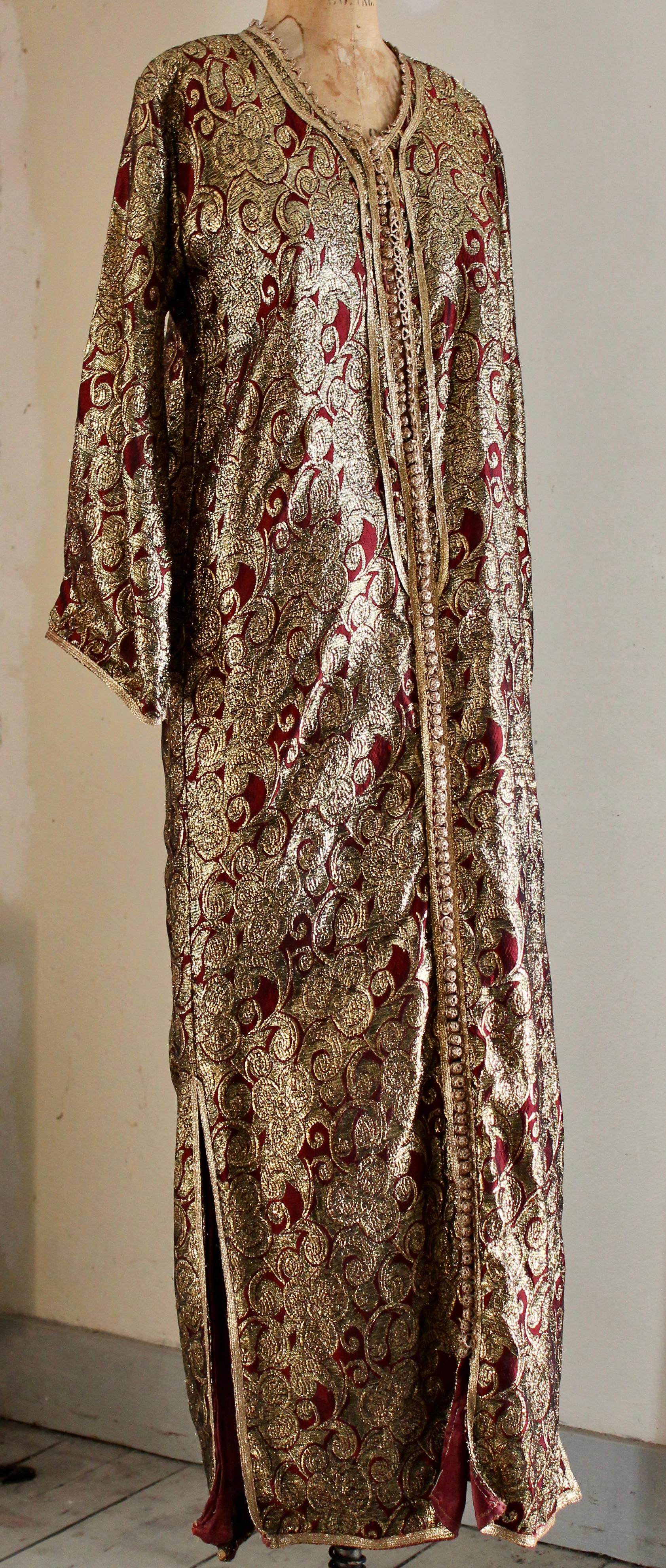 Caftan Marocain Vintage en Lame d'Or en vente 4